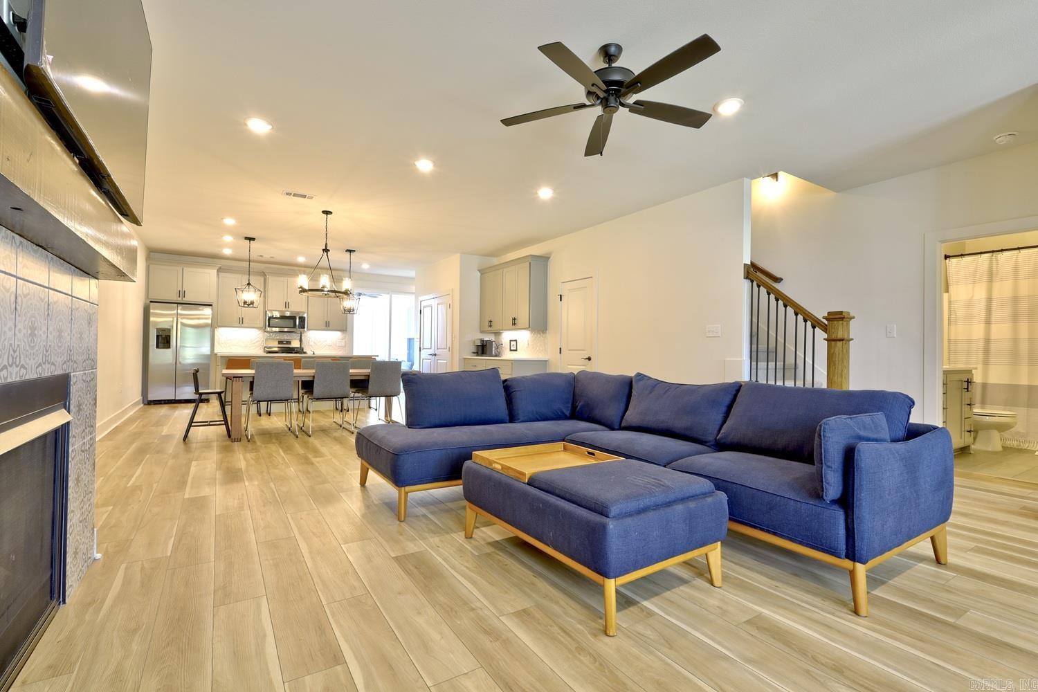 MIDTOWN BRYANT - Residential