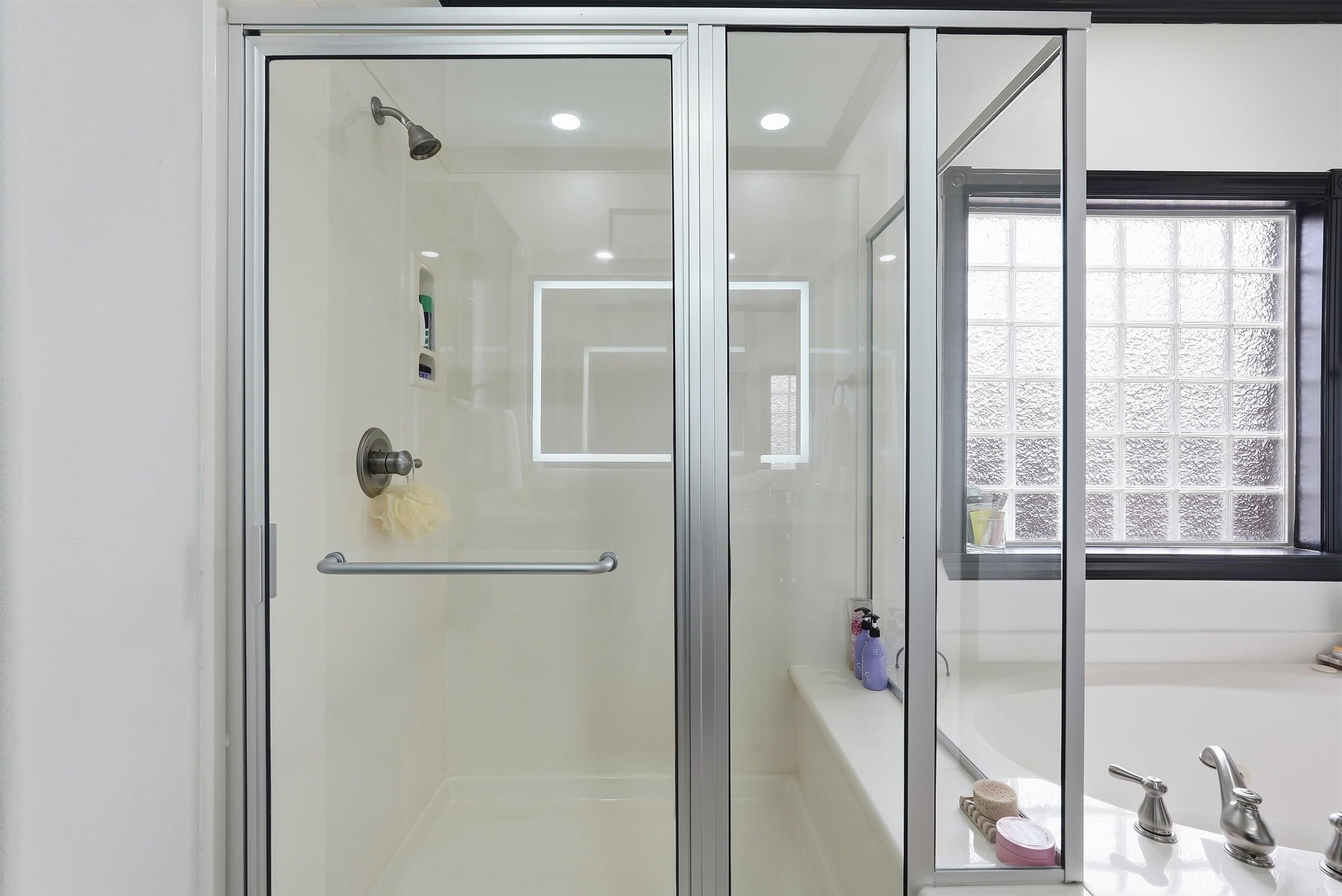 WOODLANDS EDGE - Residential