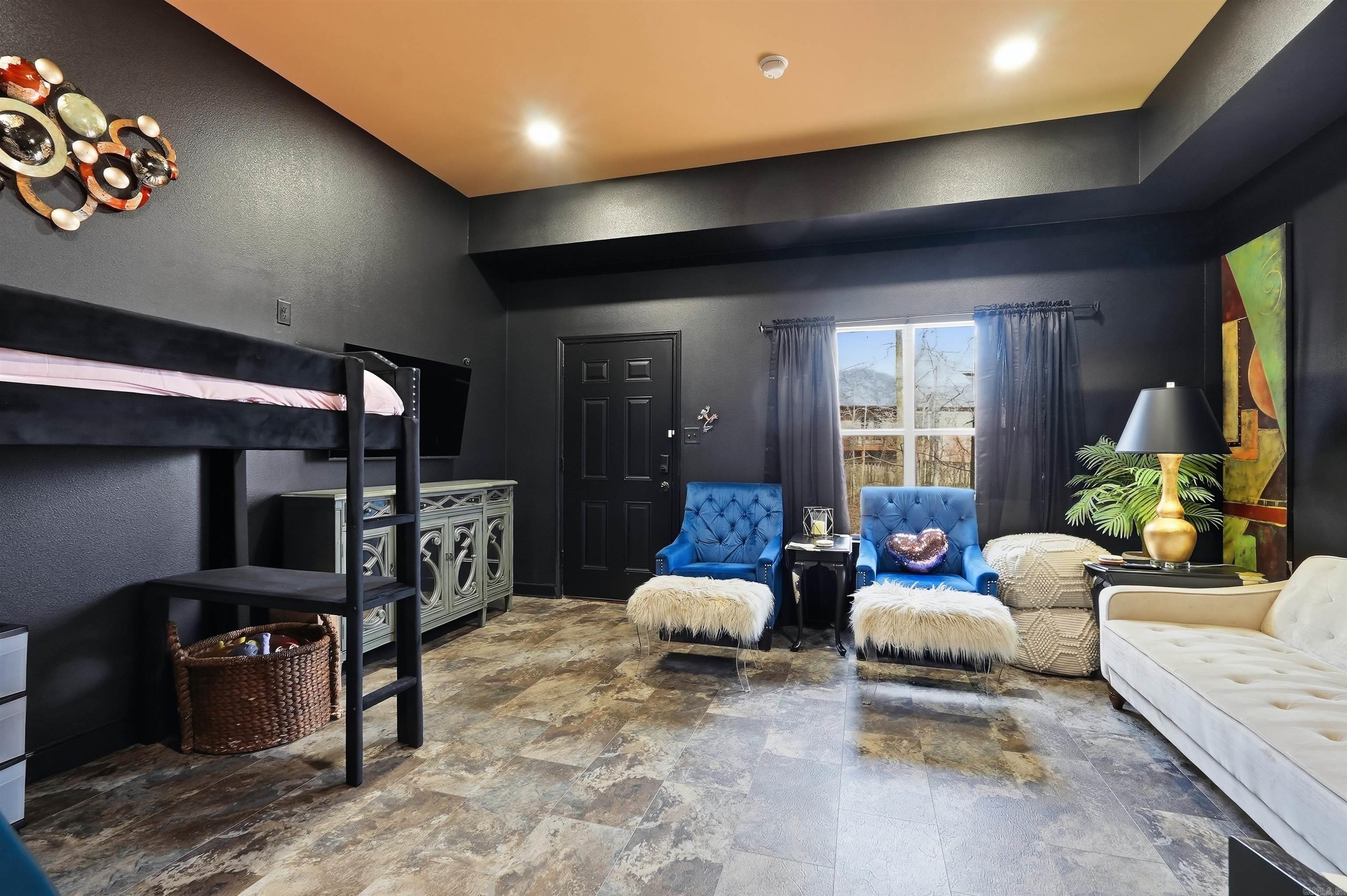 WOODLANDS EDGE - Residential