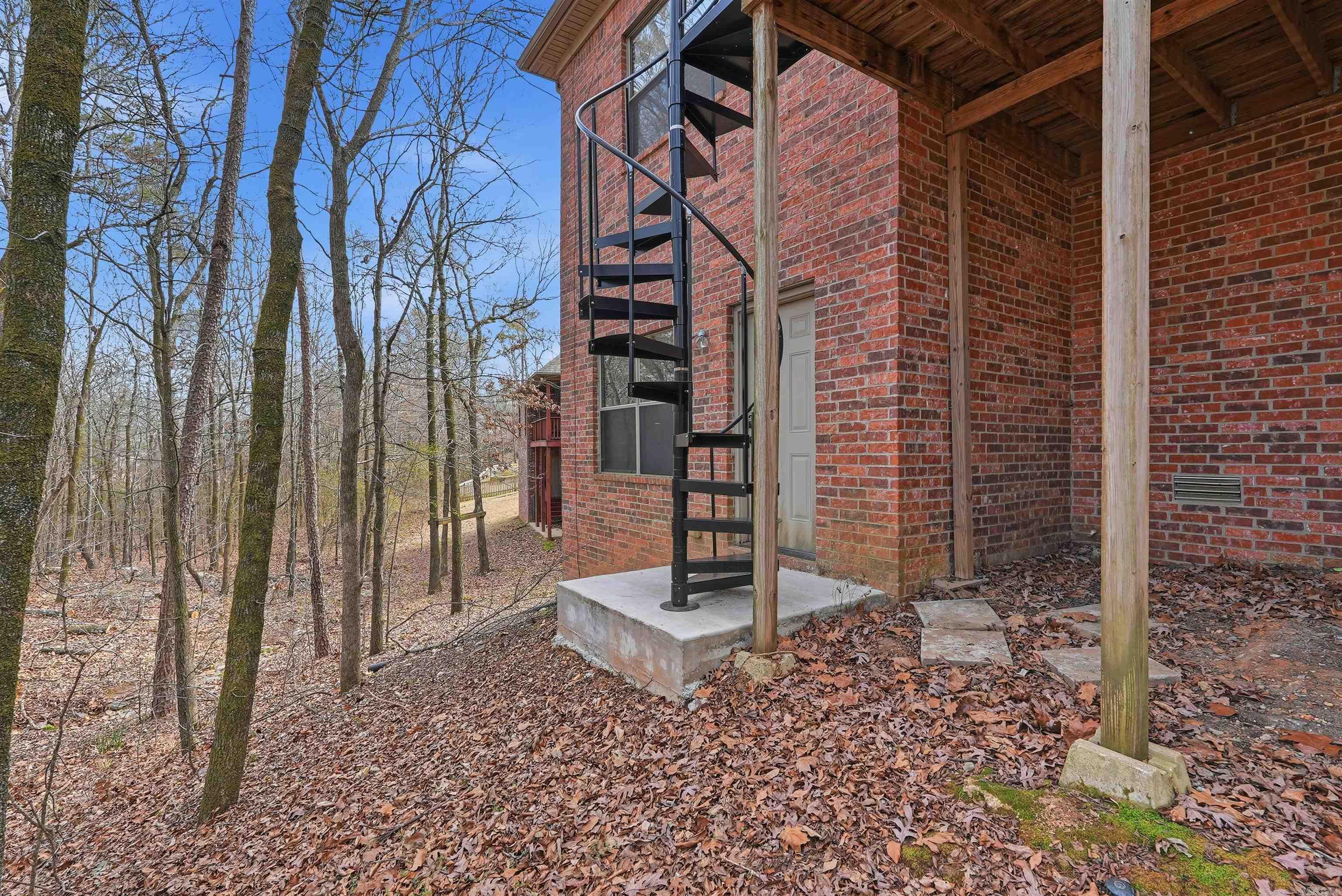 WOODLANDS EDGE - Residential