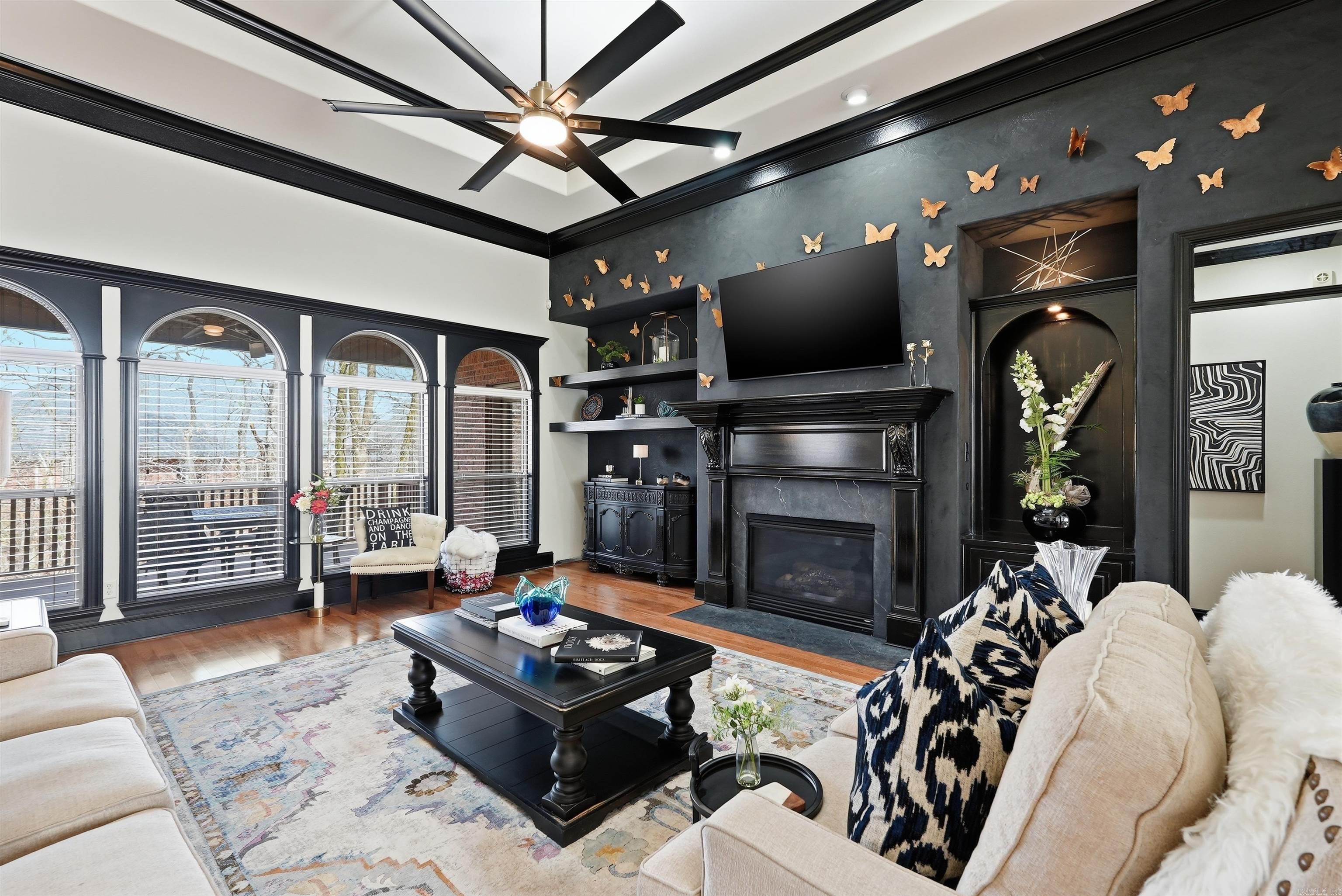 WOODLANDS EDGE - Residential