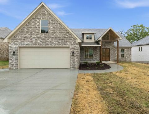 Photo of 548 Valley Oak Drive, Sherwood, AR 72120 (MLS # 26017285)