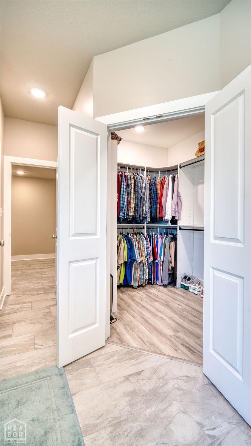 Lake Pointe Estates - Residential