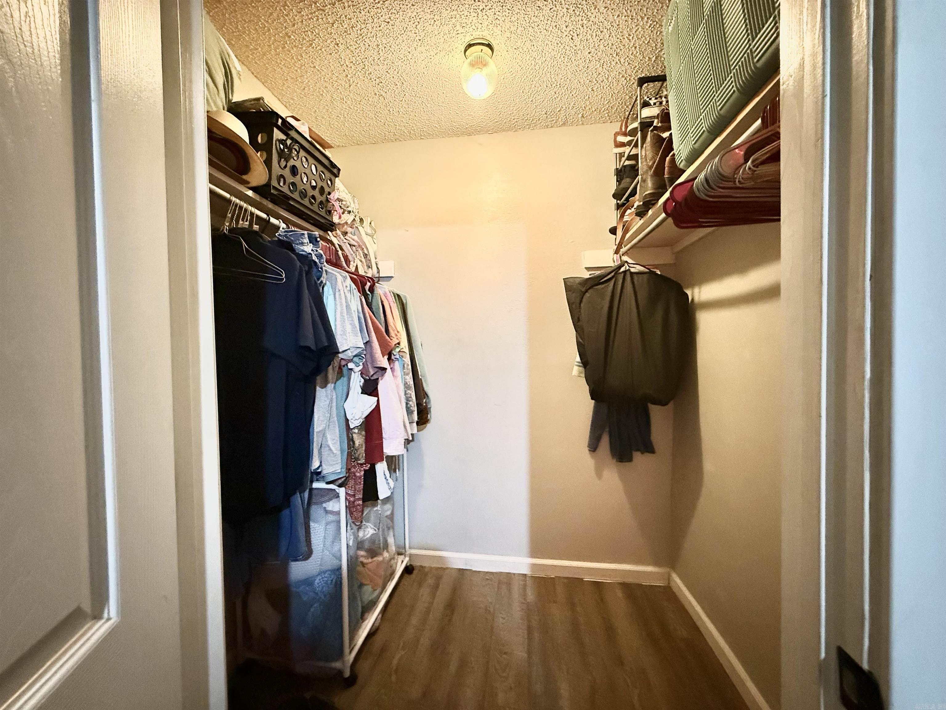 ALEXANDER-BENTON - Residential