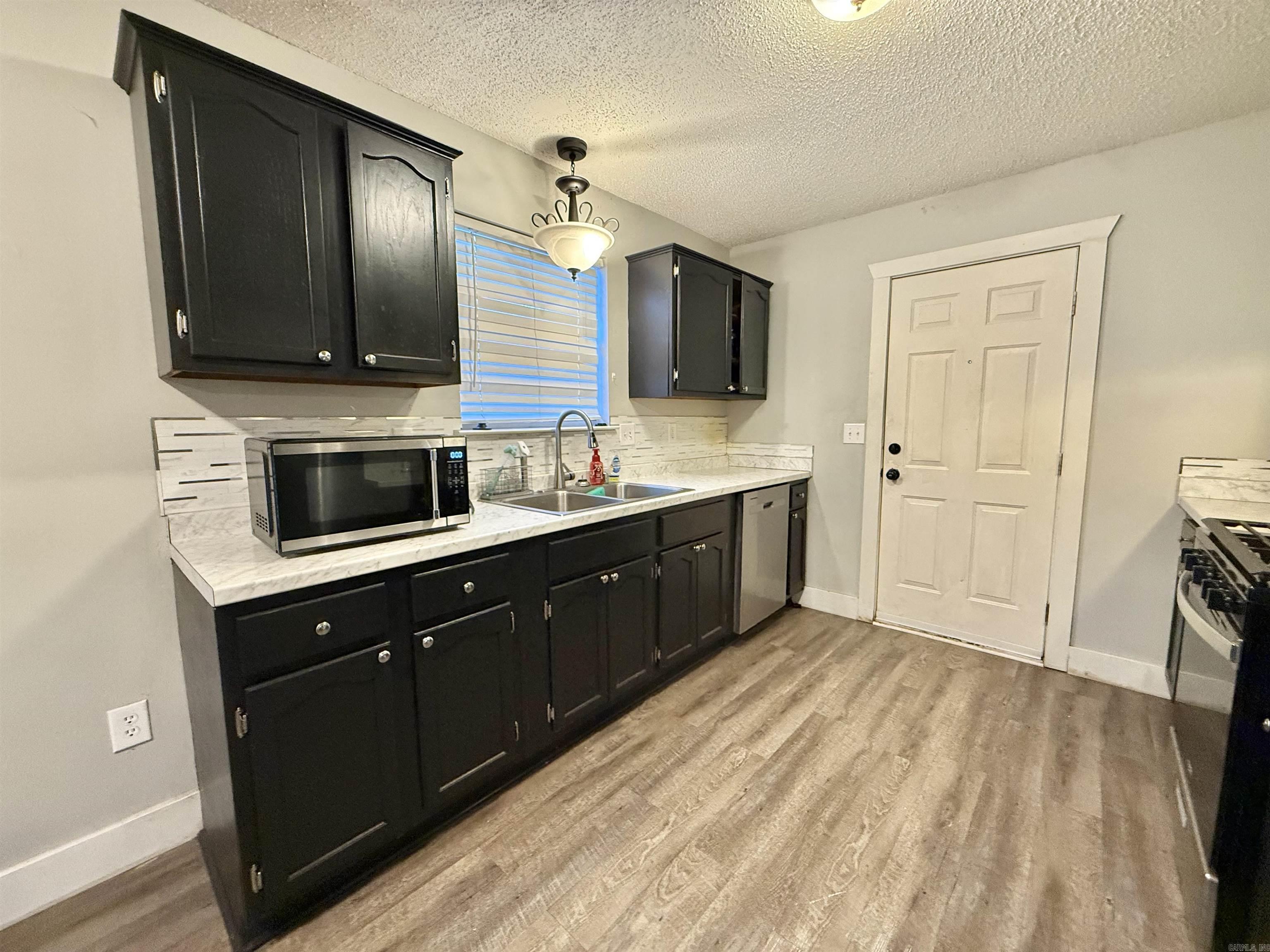 ALEXANDER-BENTON - Residential