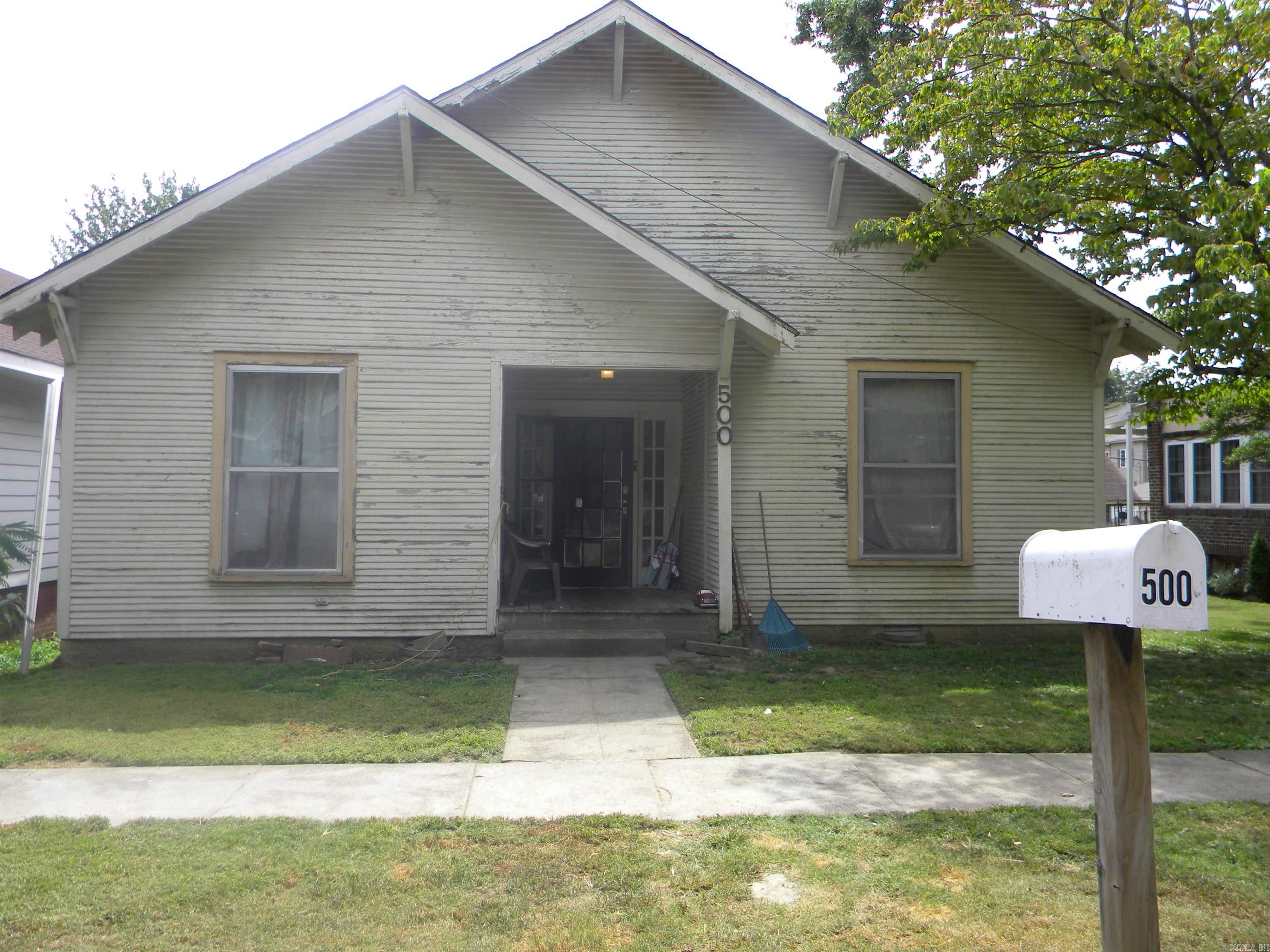 This 4BR/1BA finished & 1BA unfinished, Large rooms. Gally Kitchen, Large utility room, New Roof 2 years ago. Parking in Back of home. This home is to be sold as Is.