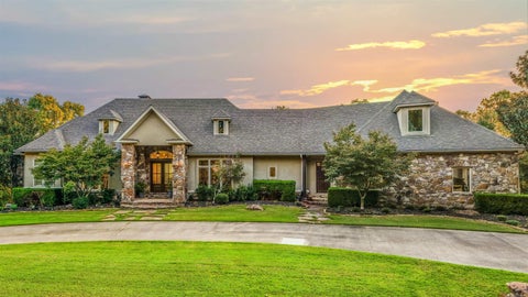 Photo of 24008 Mills Mountain Road, Little Rock, AR 72223 (MLS # 26038044)