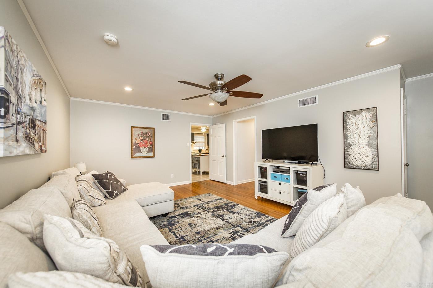 BRIARWOOD - Residential