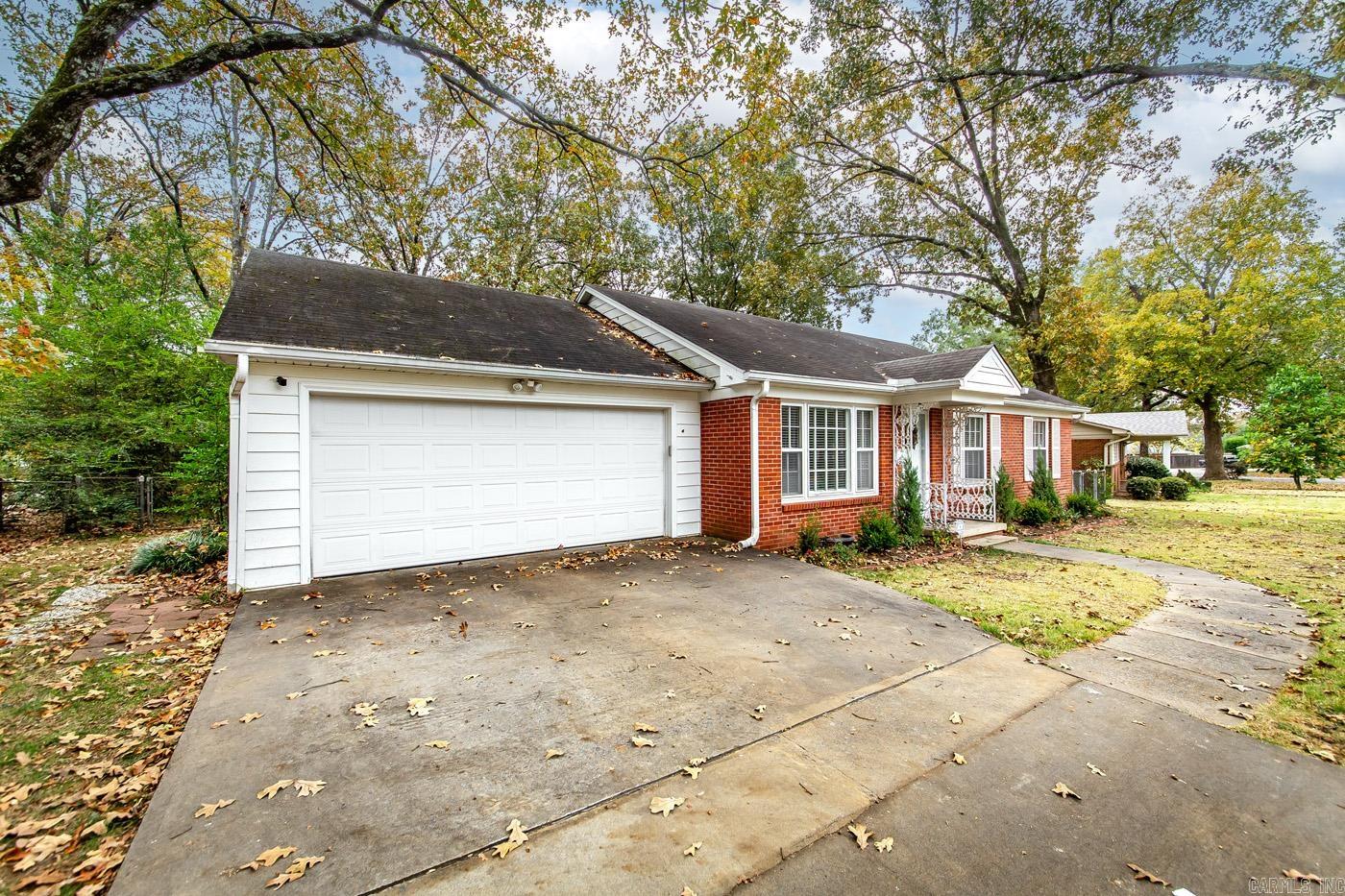 BRIARWOOD - Residential