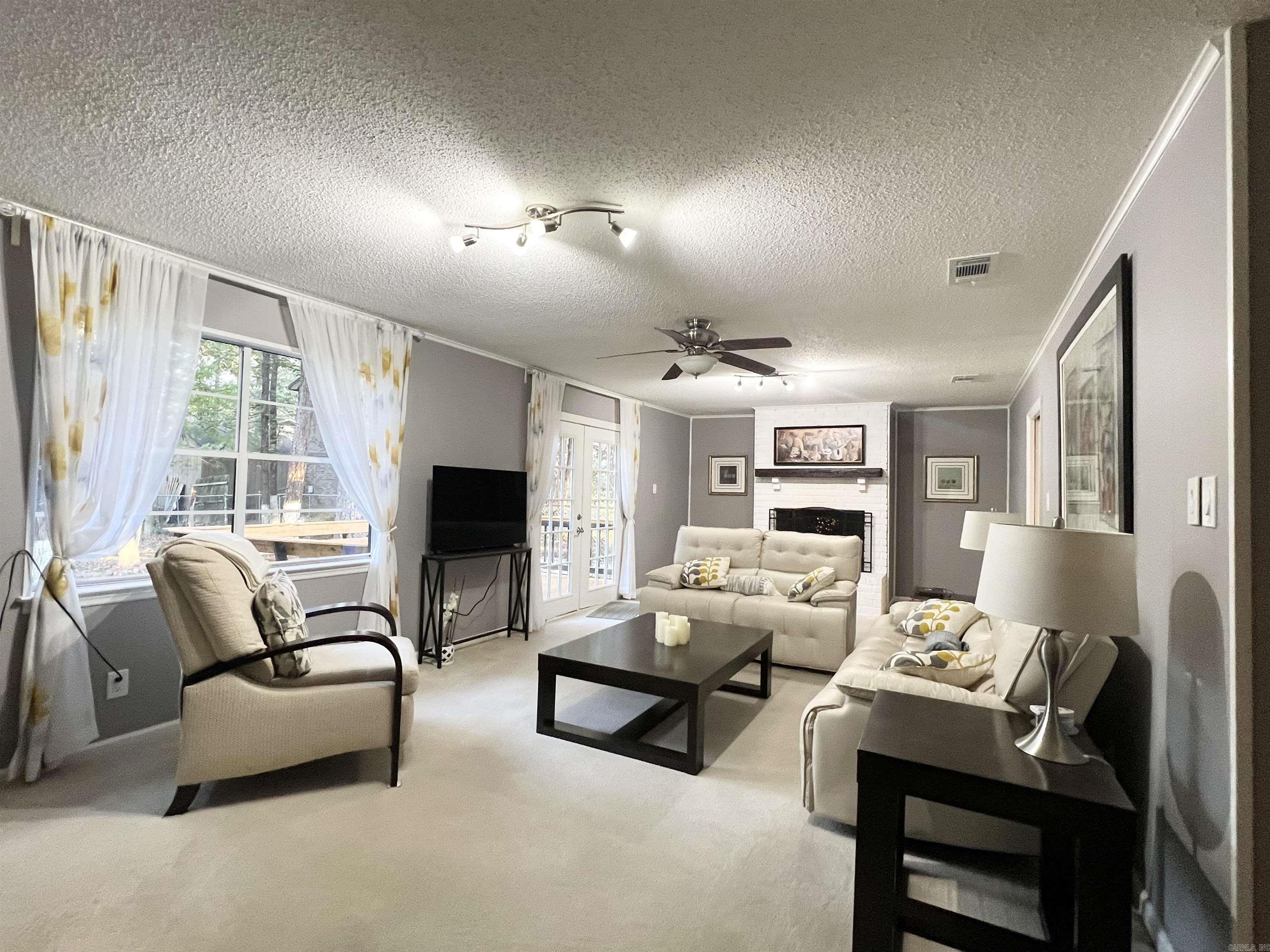 PLEASANT VIEW - Residential