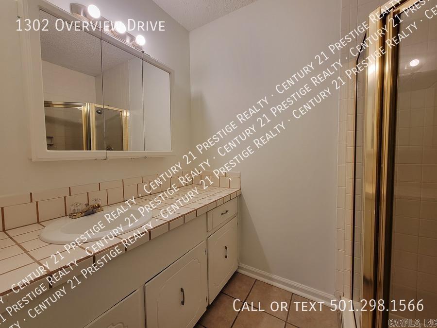 Overlook - Residential Lease