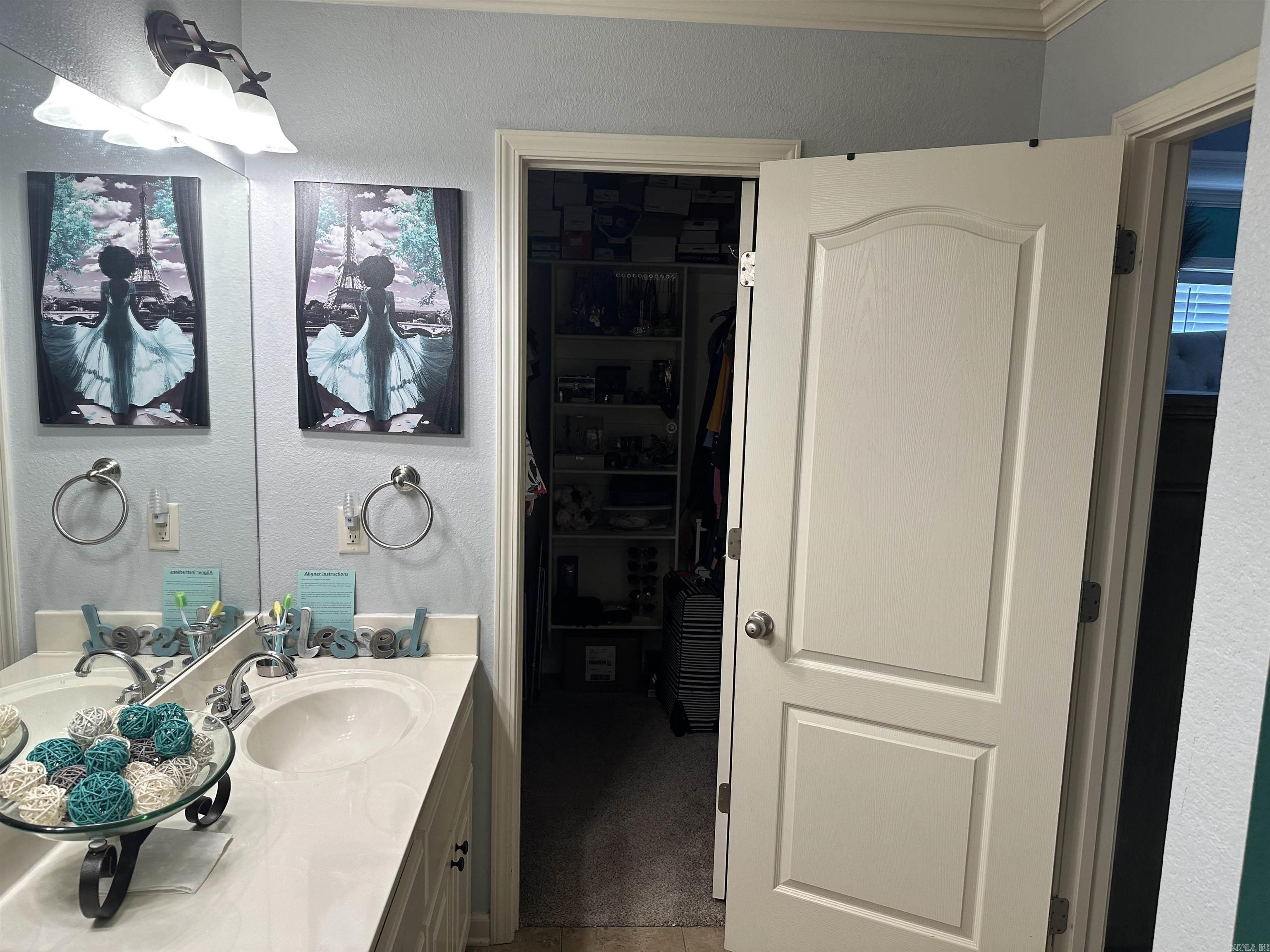 JAXON TERRACE - Residential