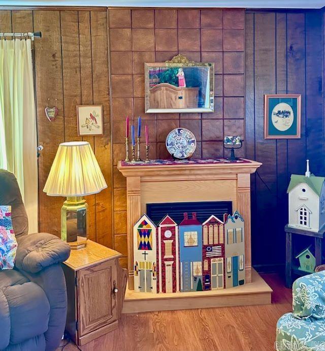 LAKEWOOD - Residential