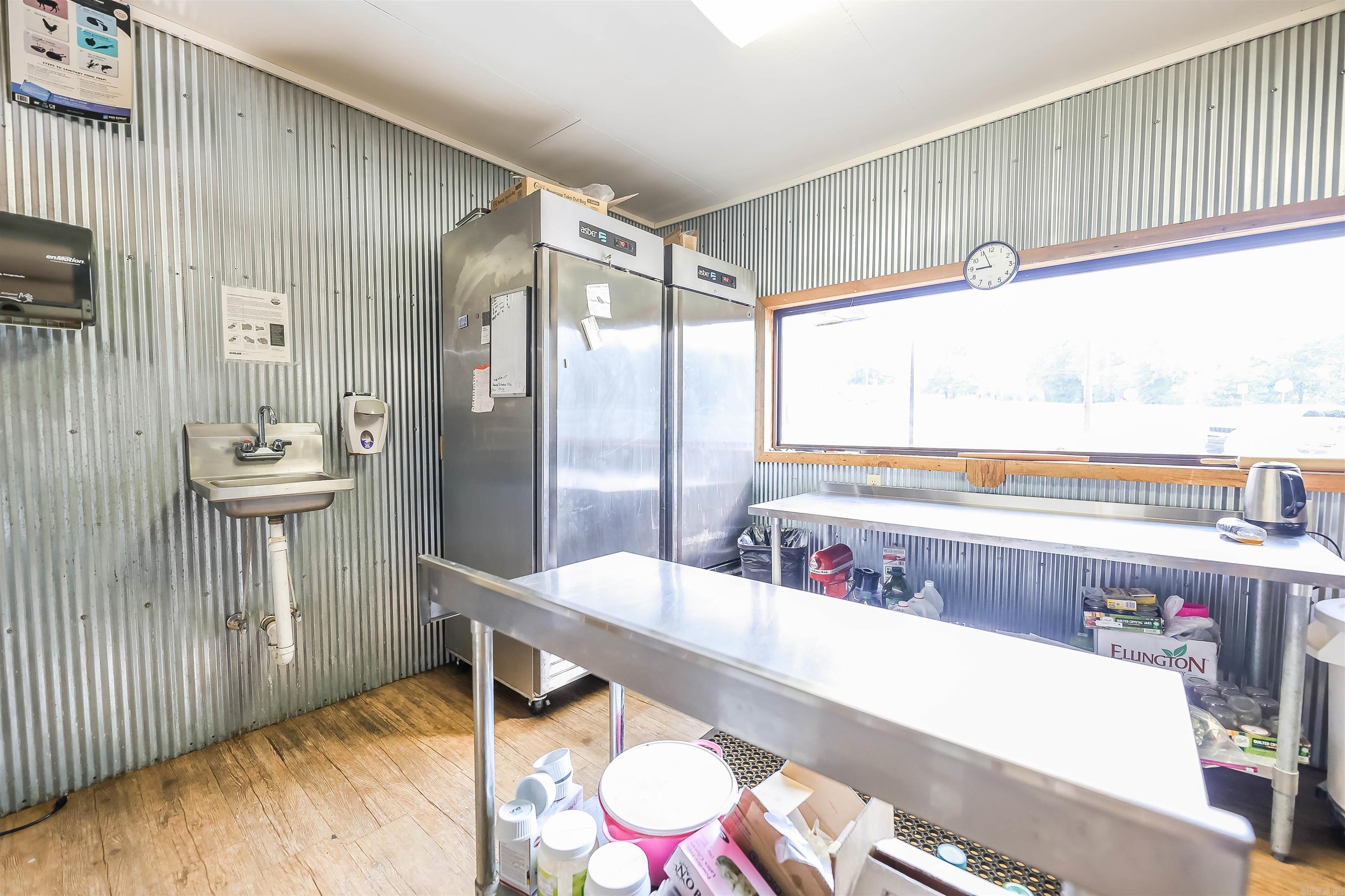 Metes & Bounds - Commercial Sale