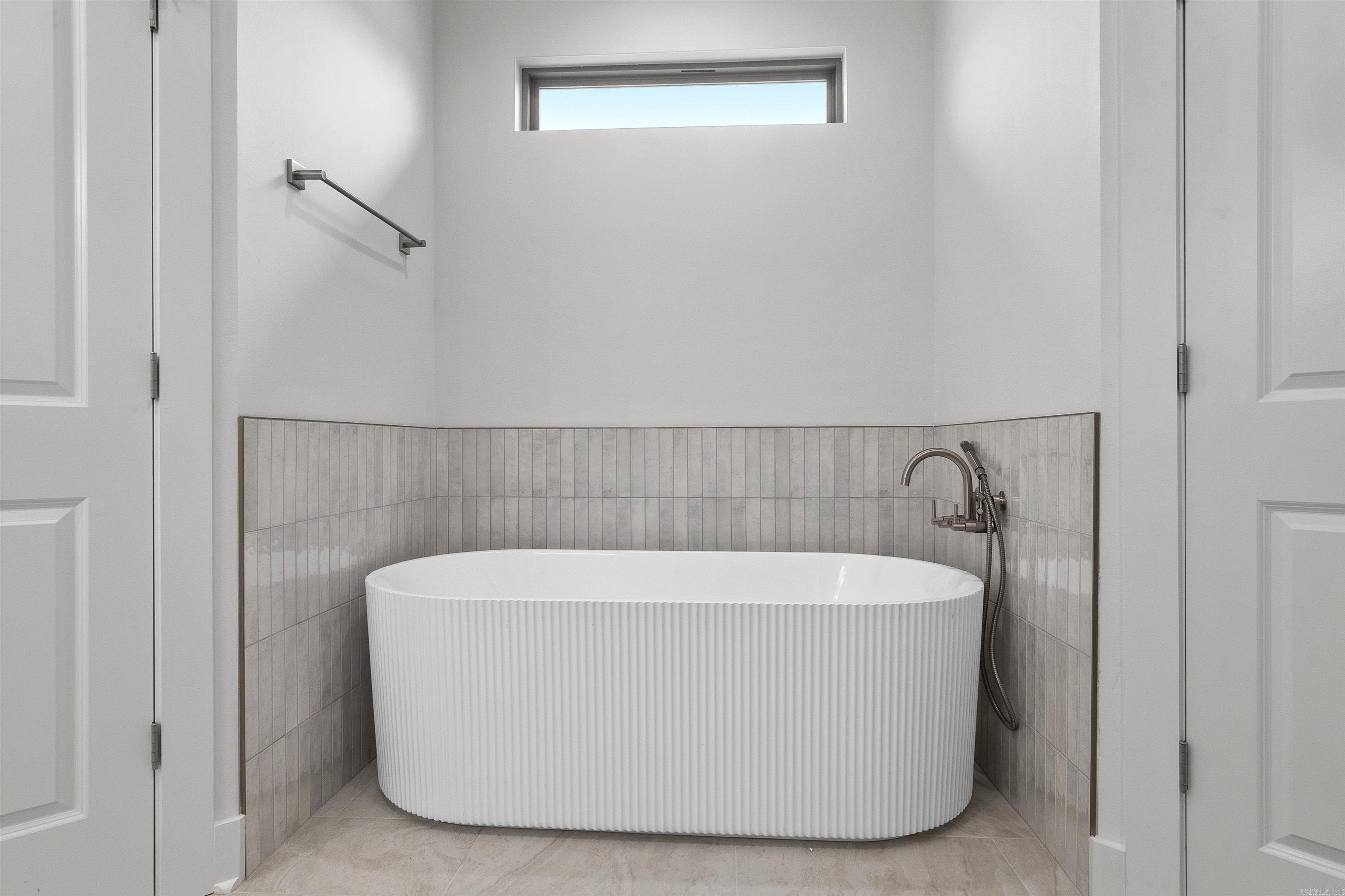 HIDDEN VALLEY ESTATES - Residential