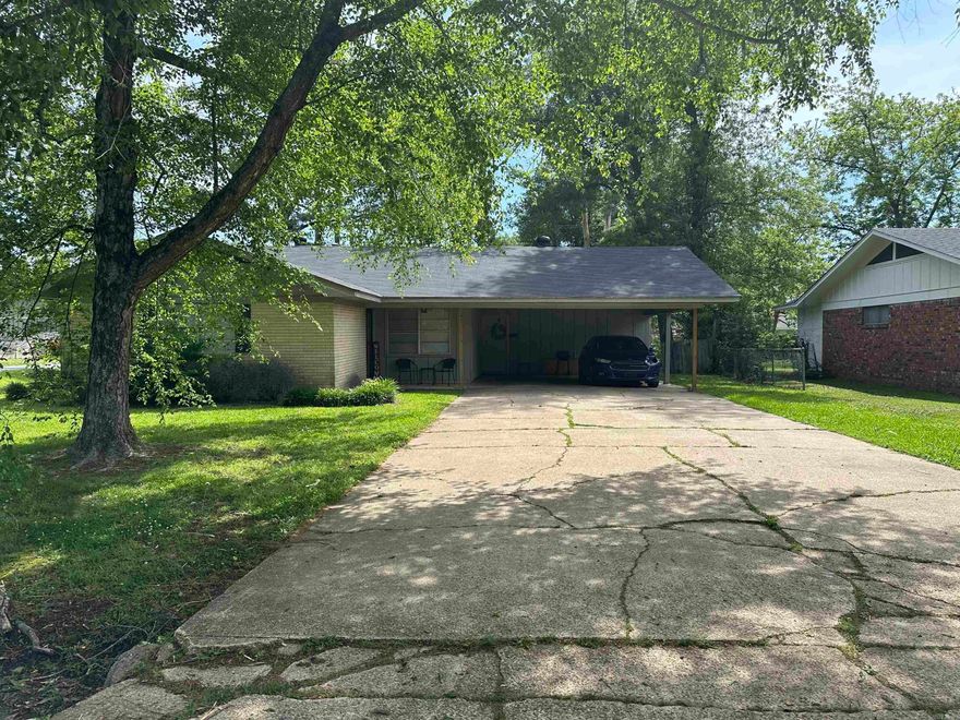 New listing- 101 S John, Dumas AR- 3 BR, 2 BTH Brick home on corner lot. Open concept between kitchen, Dining and Living Room.it has 1204 sf of living area. Exterior has a double car carport, wide concrete driveway and privacy fencing in the backyard. $90,000 Renter occupied but agreement will end at the end of this month.