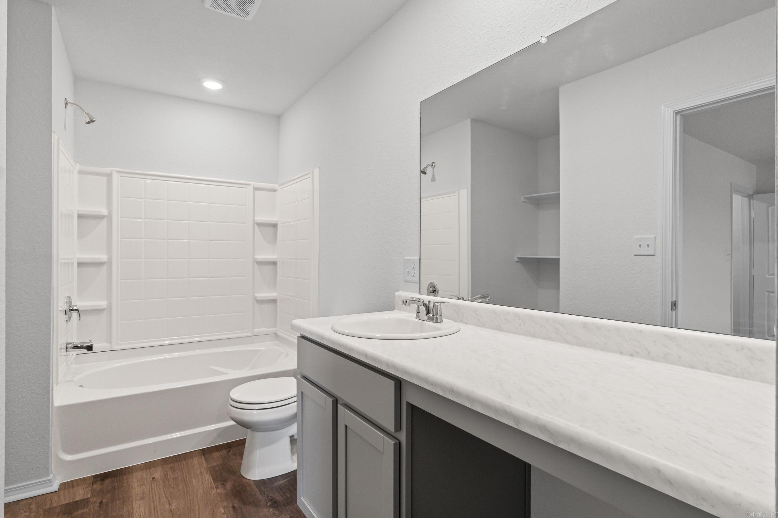 HILL FARM - Residential