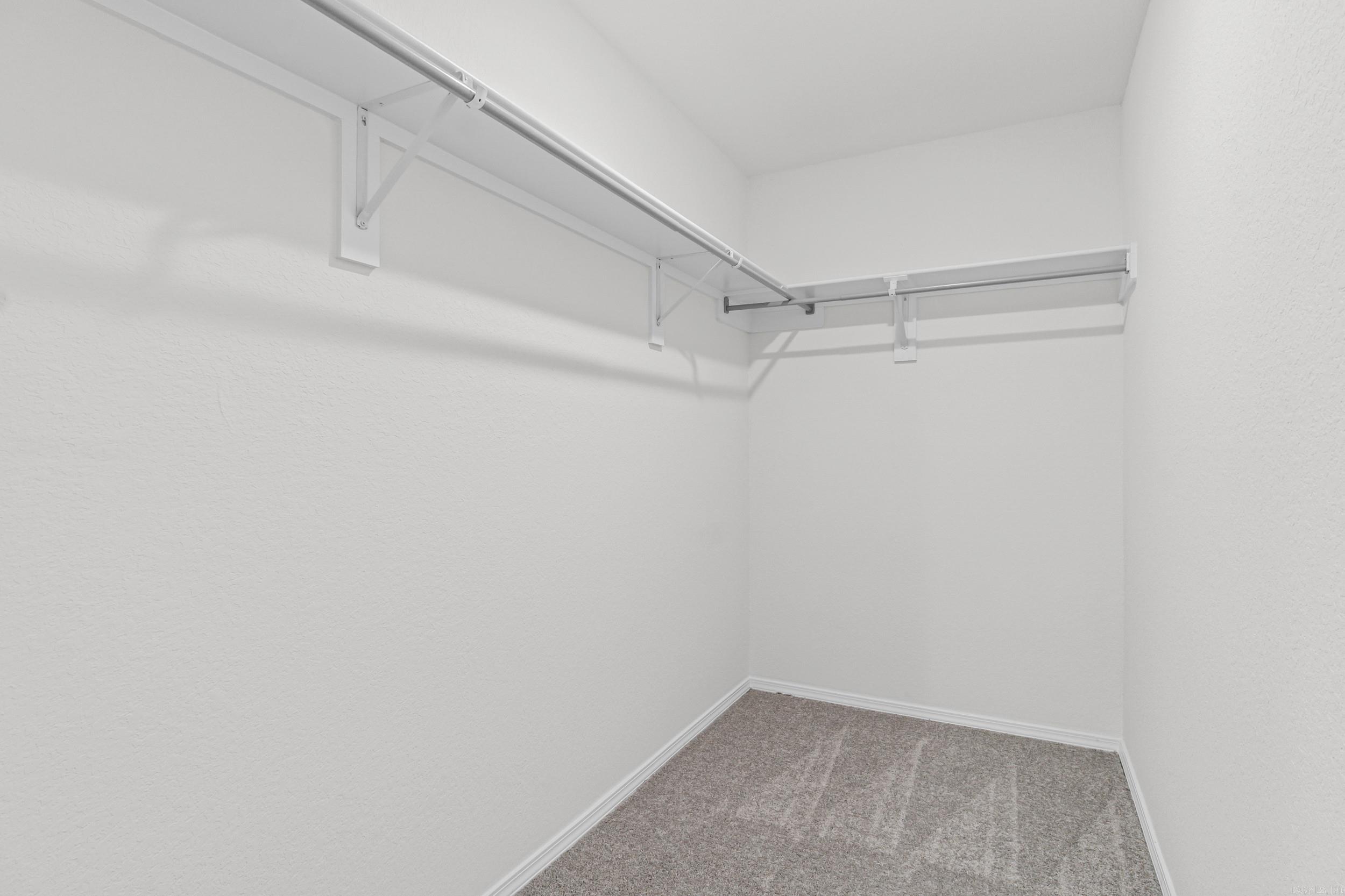 HILL FARM - Residential