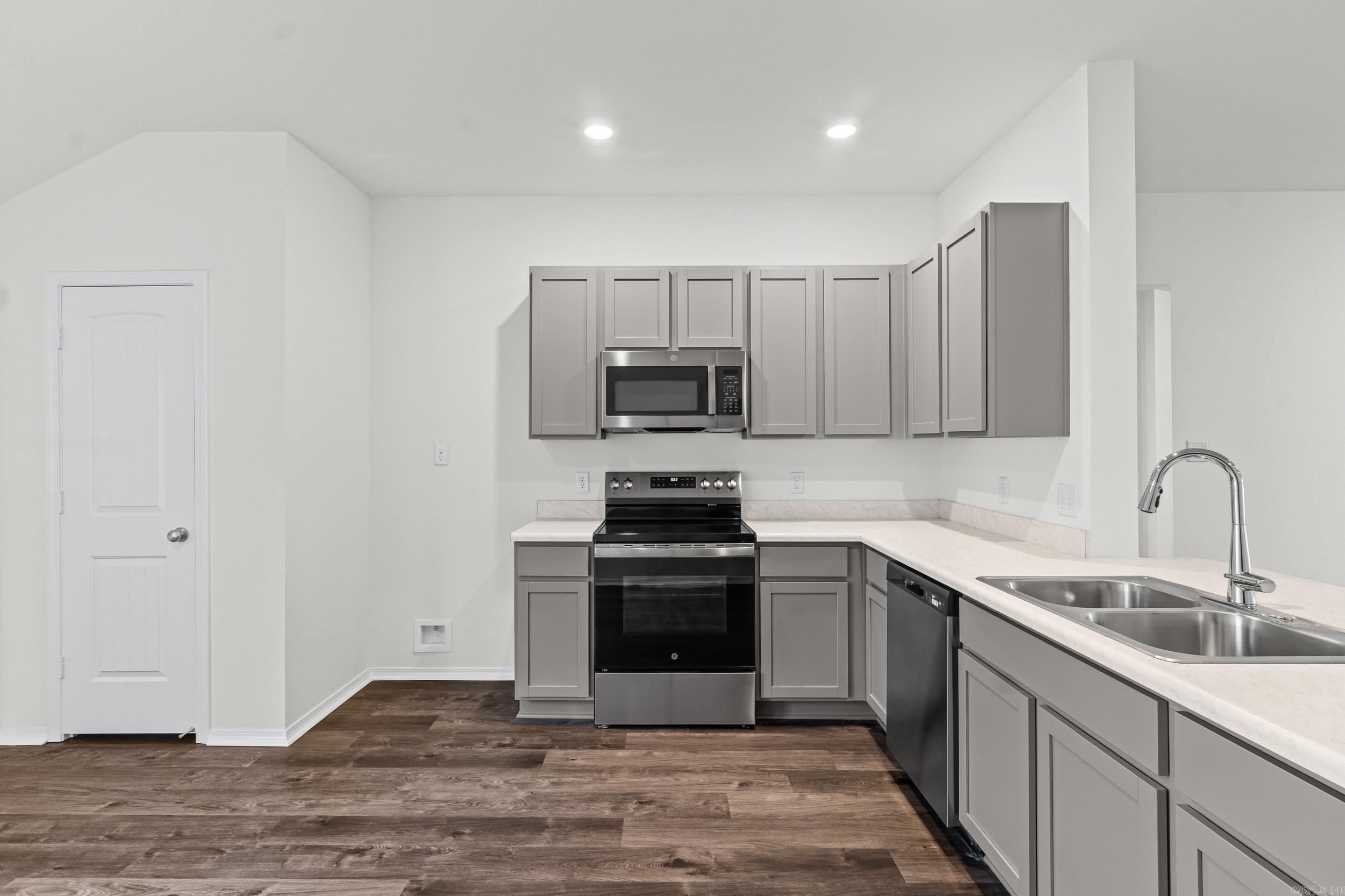 HILL FARM - Residential