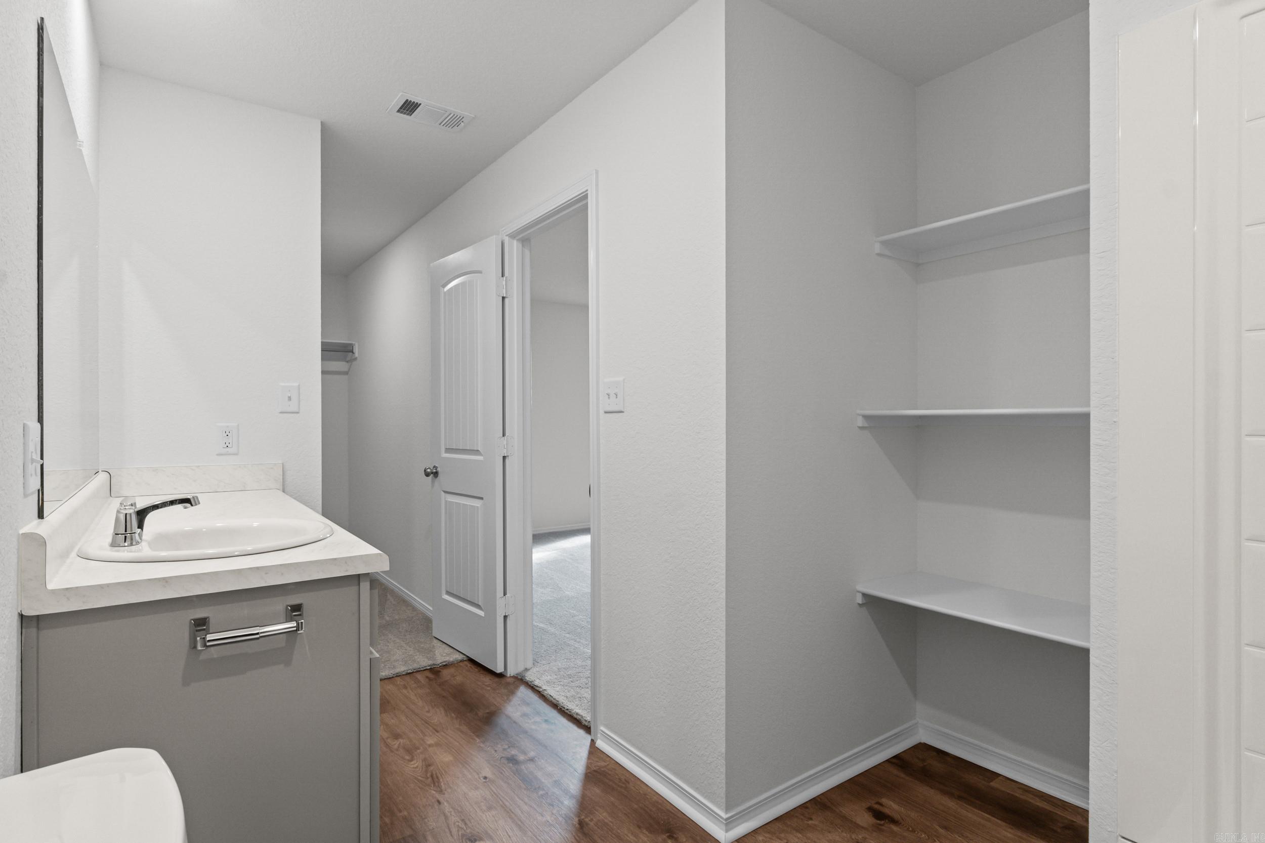 HILL FARM - Residential