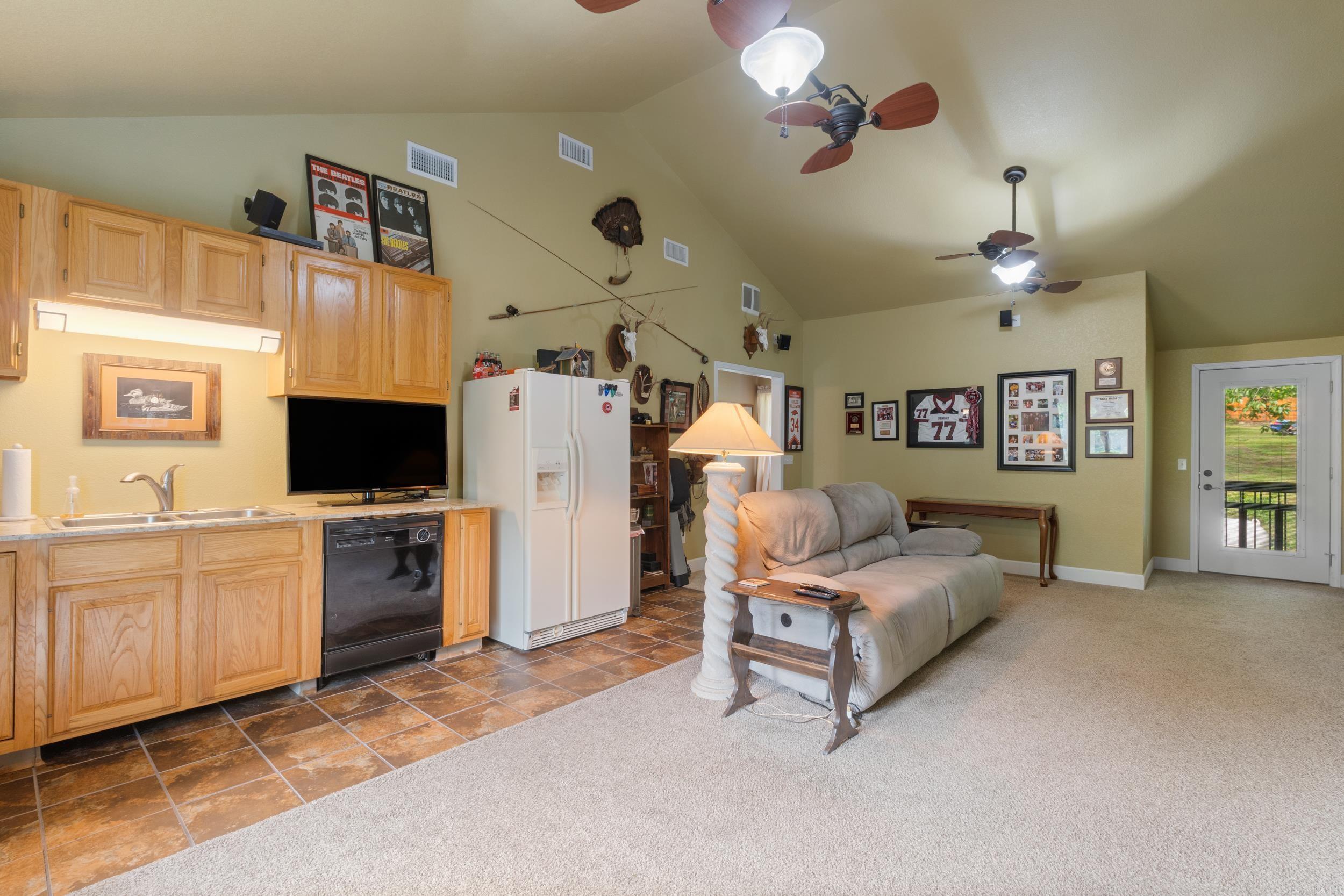 CENTER RIDGE - Residential