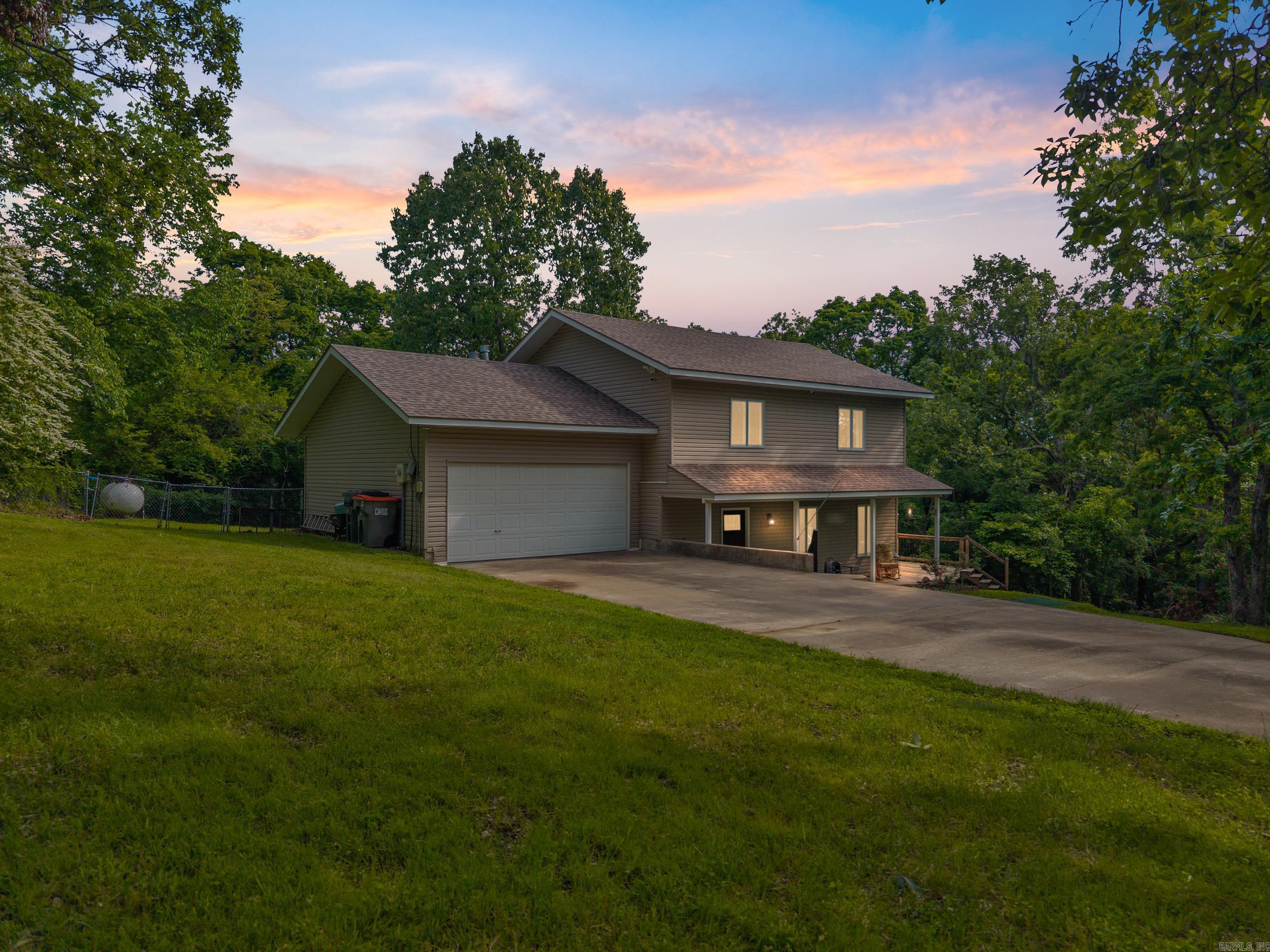 CENTER RIDGE - Residential