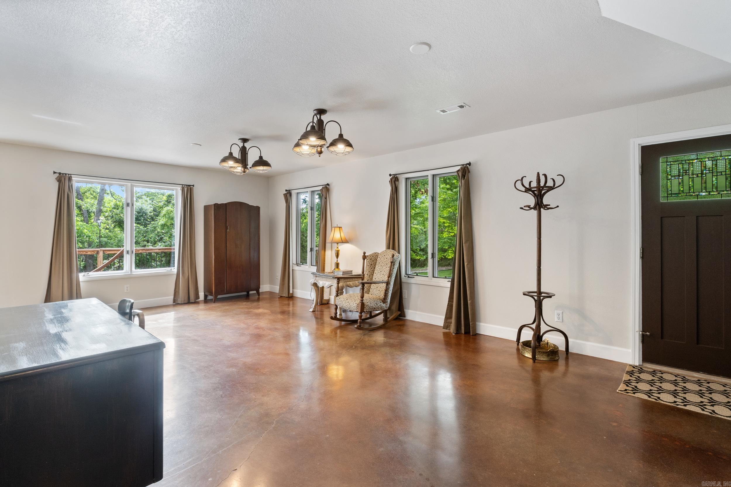 CENTER RIDGE - Residential