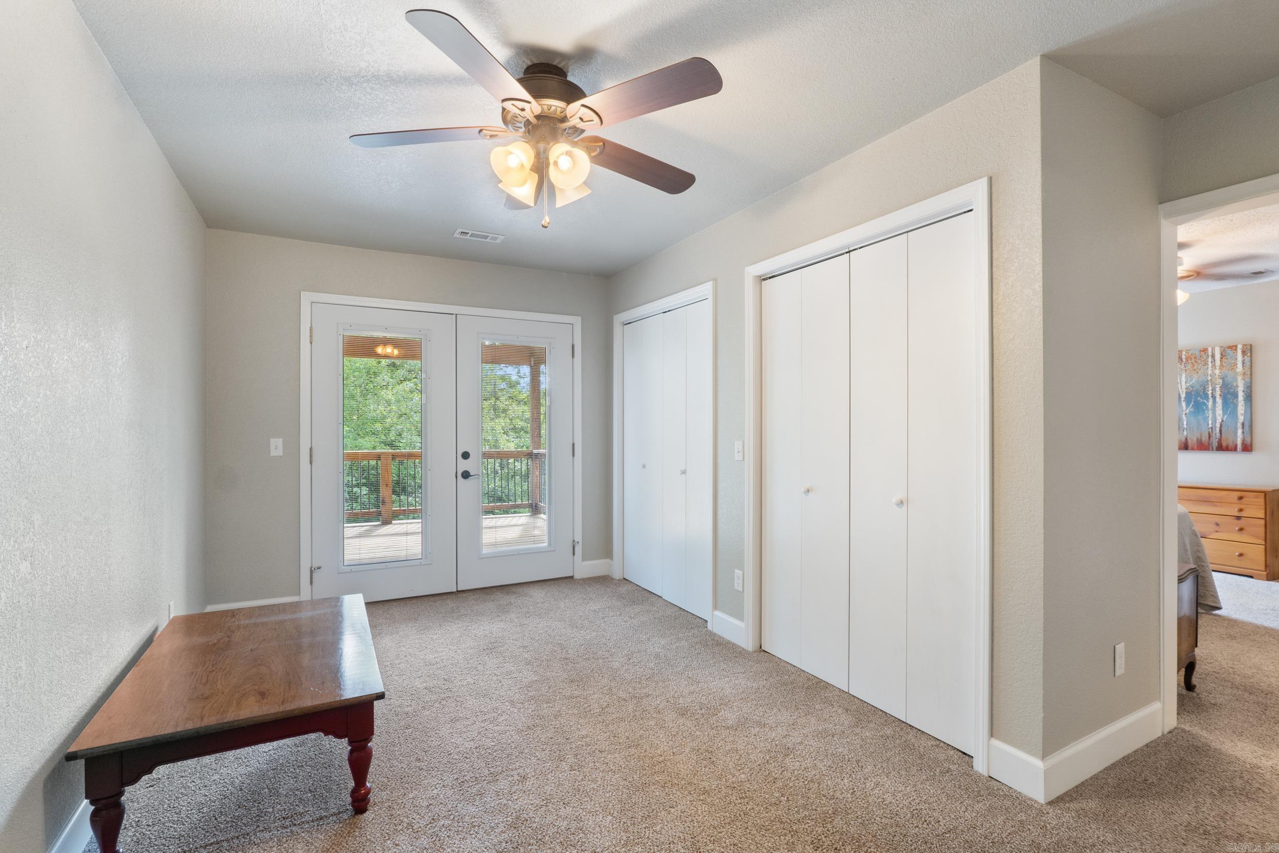 CENTER RIDGE - Residential