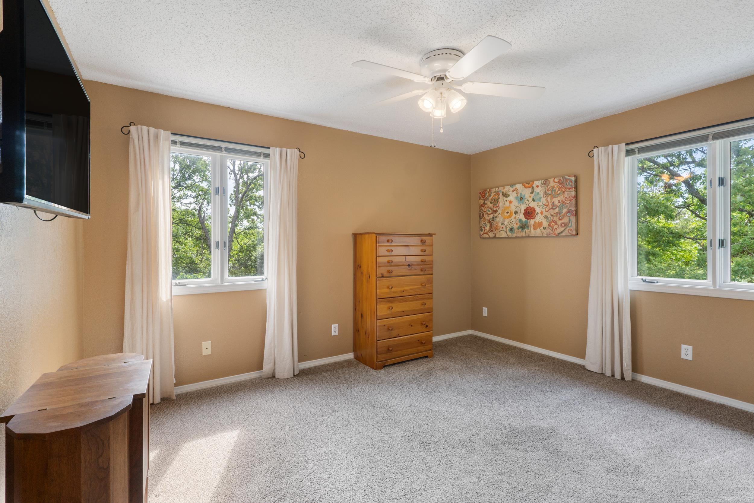 CENTER RIDGE - Residential