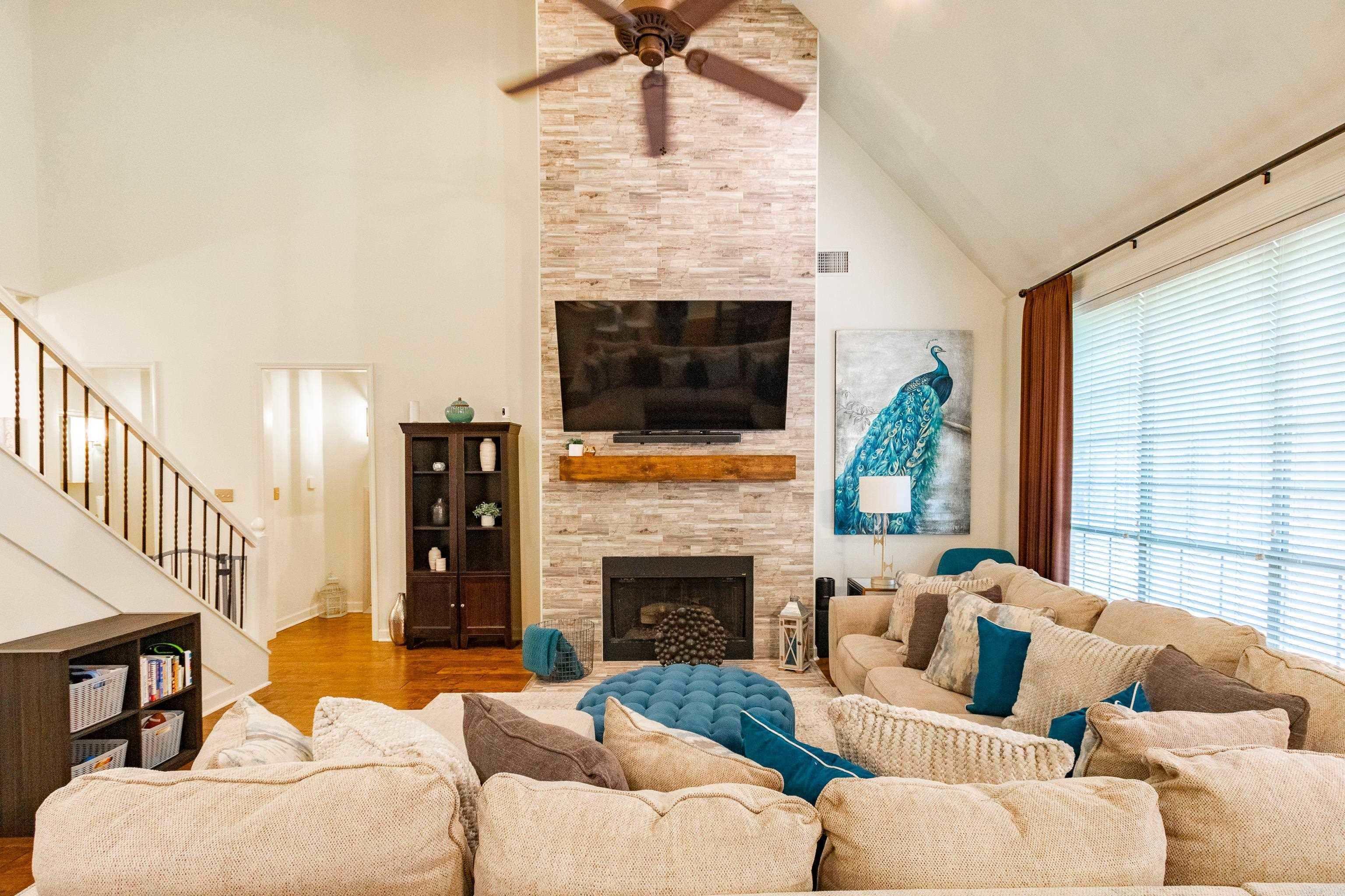 WOODLANDS EDGE - Residential