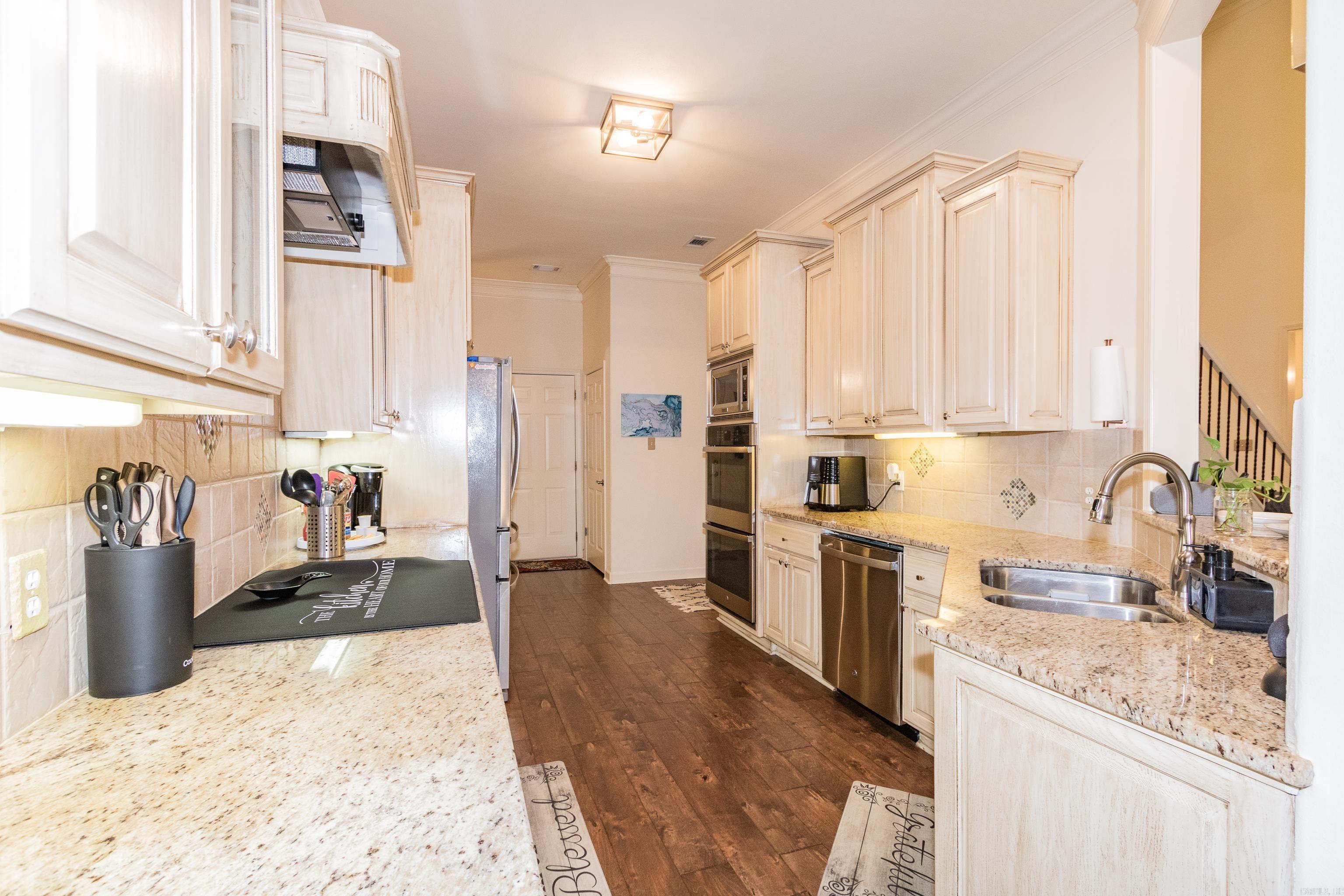 WOODLANDS EDGE - Residential