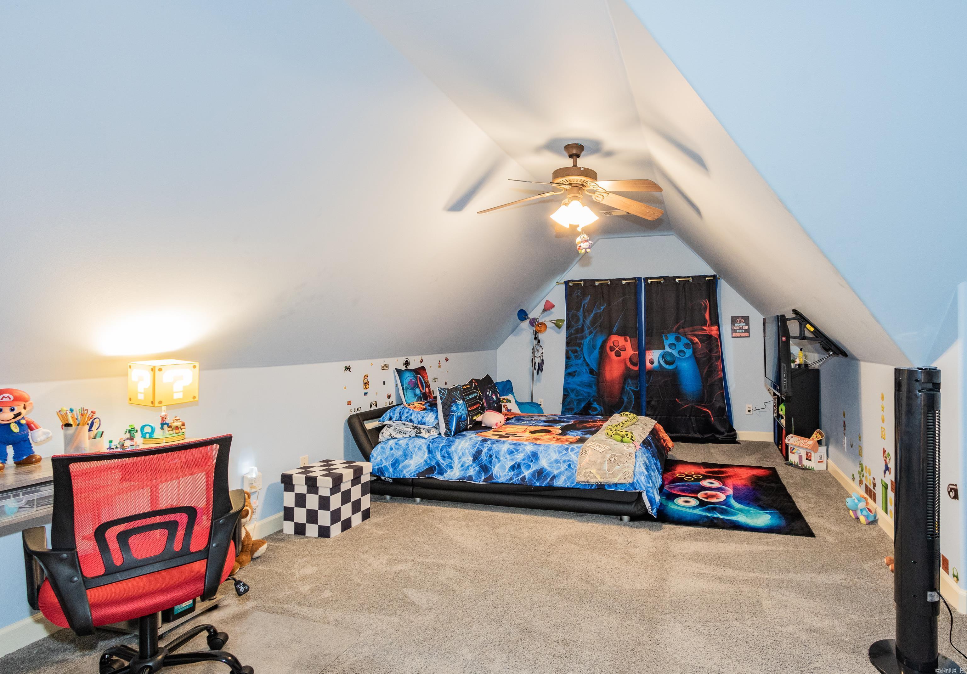 WOODLANDS EDGE - Residential