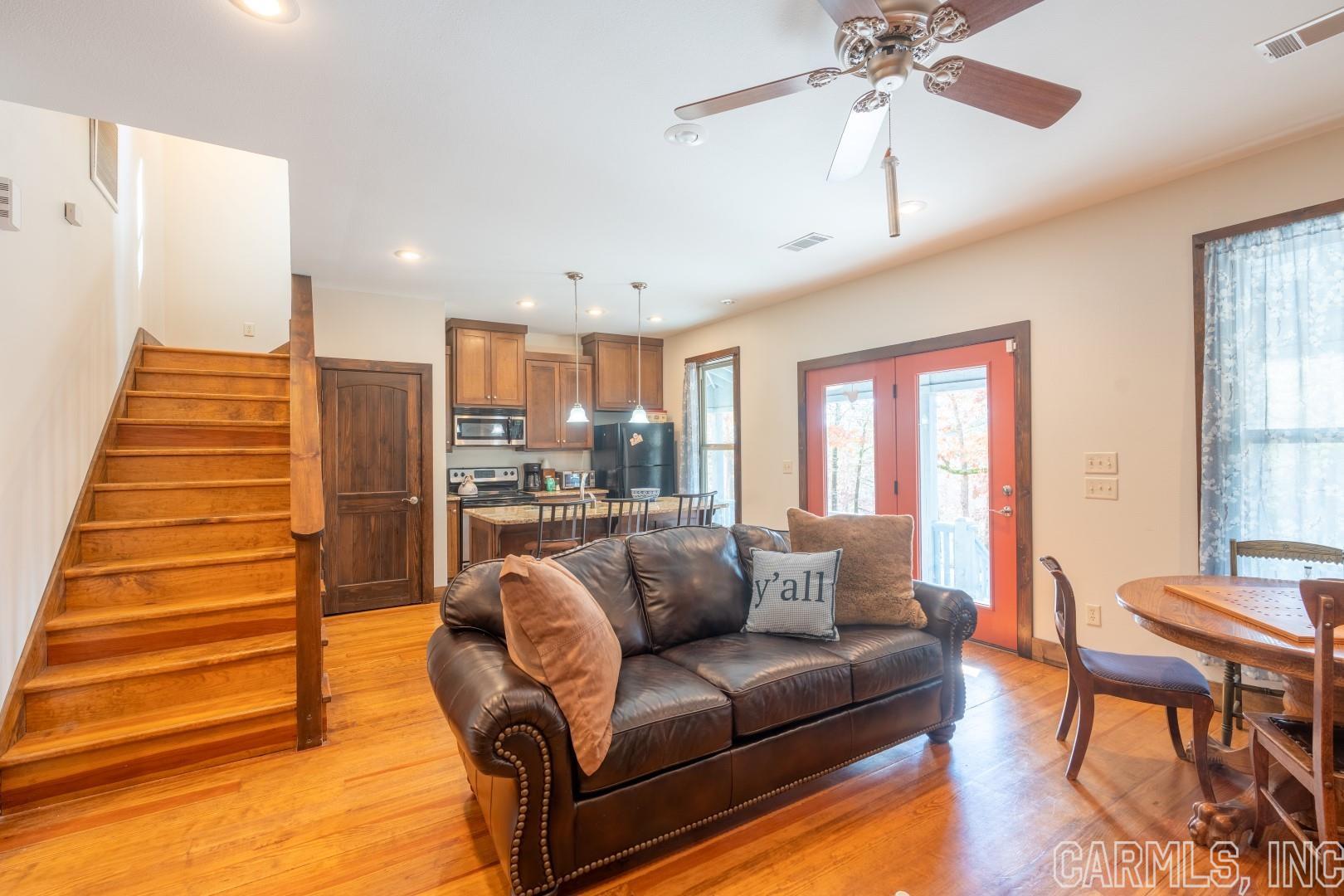 PRIMROSE CREEK - Residential