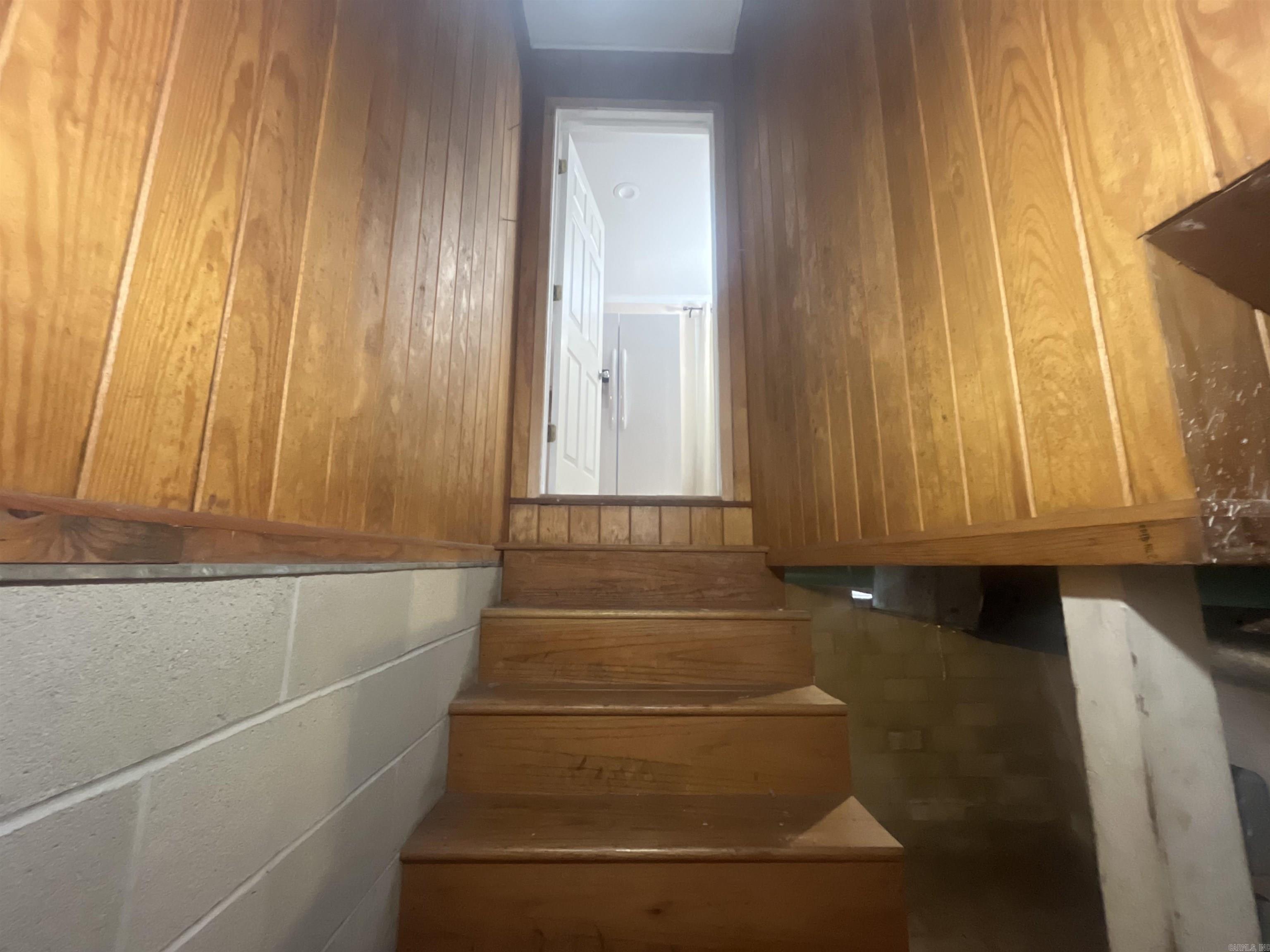 Lund and Hill Origtownmal - Residential