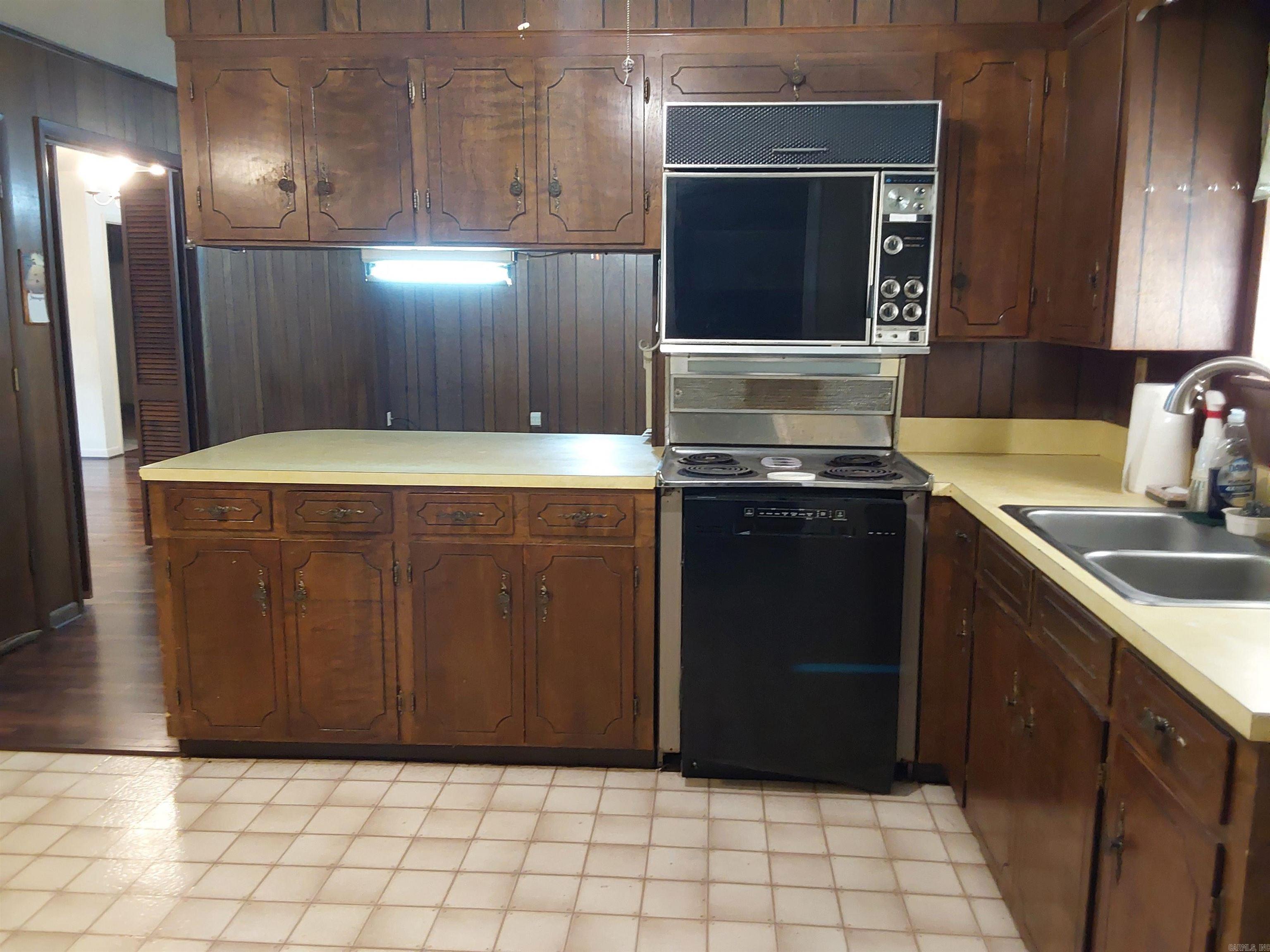 TALL TIMBER WEST - Residential