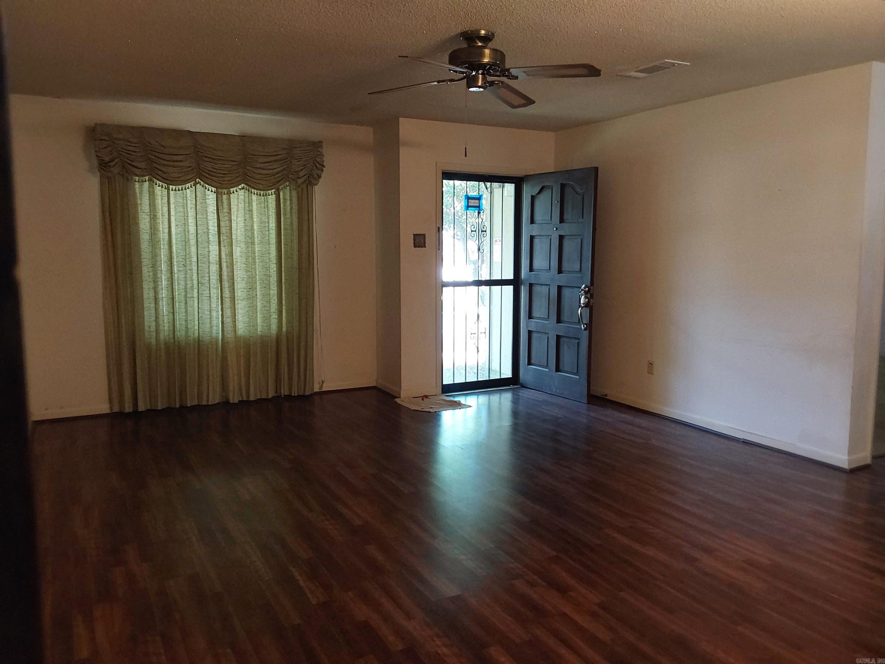 TALL TIMBER WEST - Residential