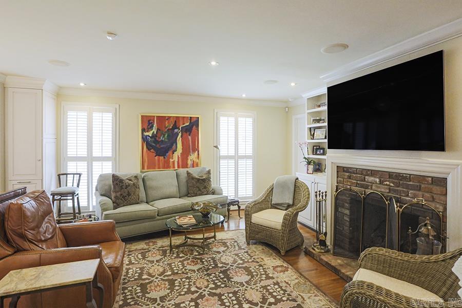 NEWTONS - Residential