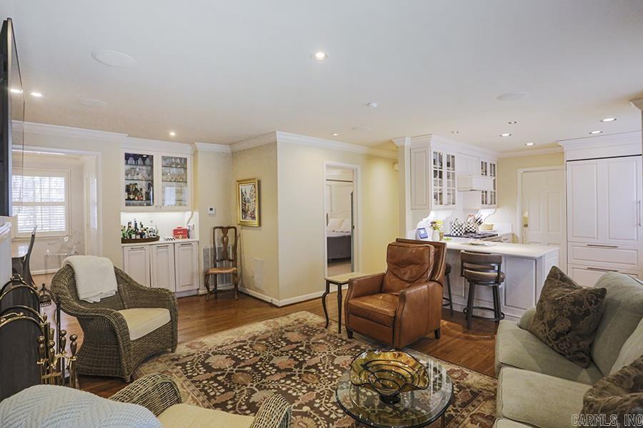 NEWTONS - Residential