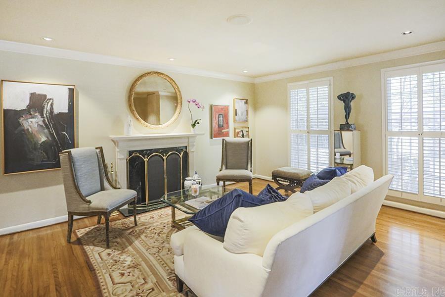 NEWTONS - Residential