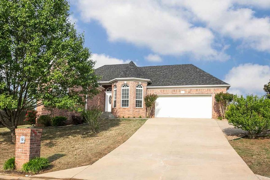 Beautiful Magness Creek home! 3 bed/2 bath with formal dining and fireplace. Fabulous lighted, shiplap built in in entryway. Gorgeous Fabulous outdoor living area including a screened in porch.   No pets.   Application/Background Check/Security Deposit required  Available June 1st. Currently only doing virtual showings.