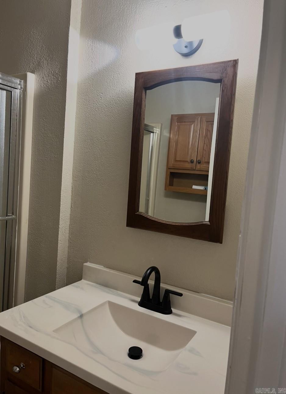 8-3S-19W Unplatted Hot S - Residential Income