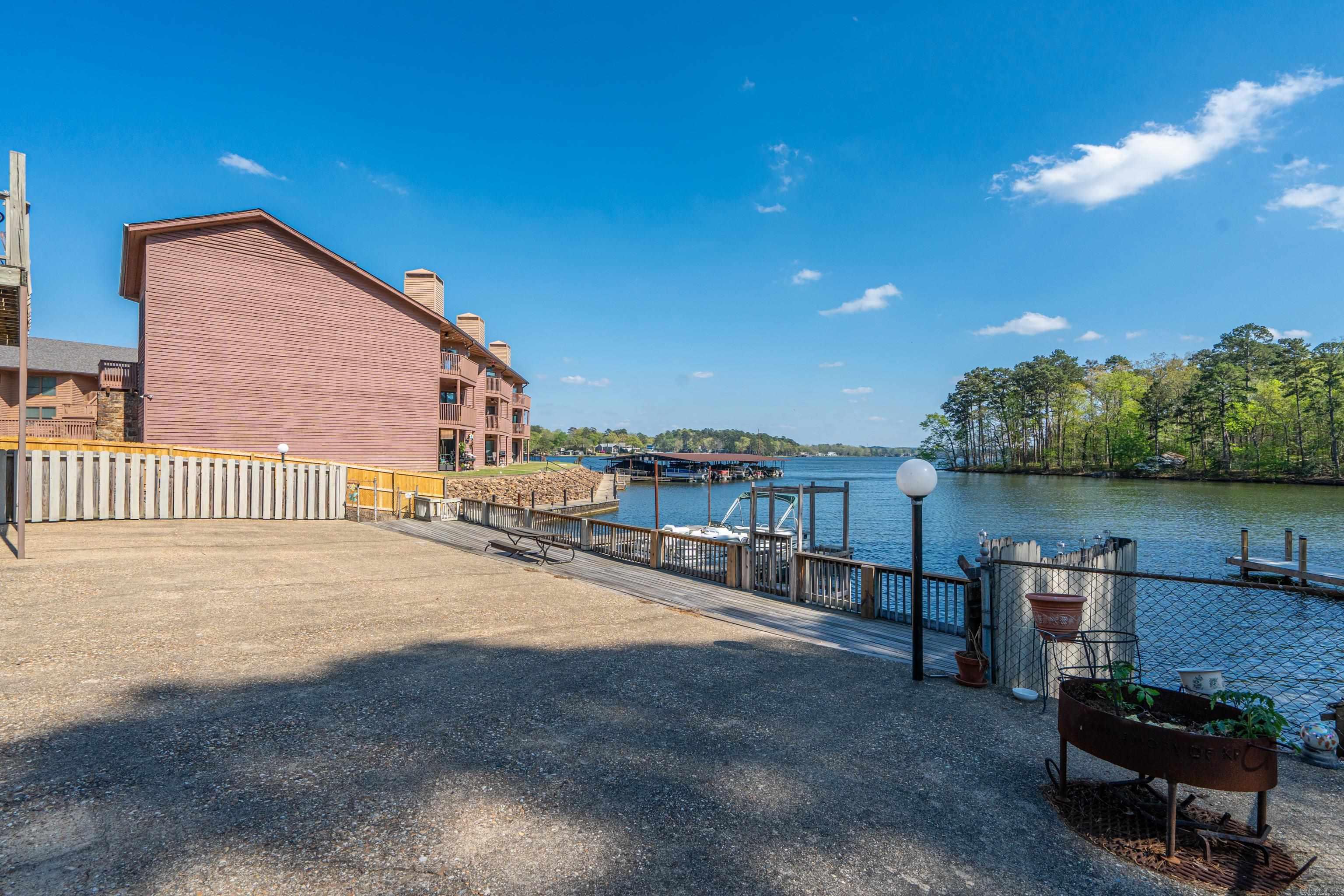 8-3S-19W Unplatted Hot S - Residential Income