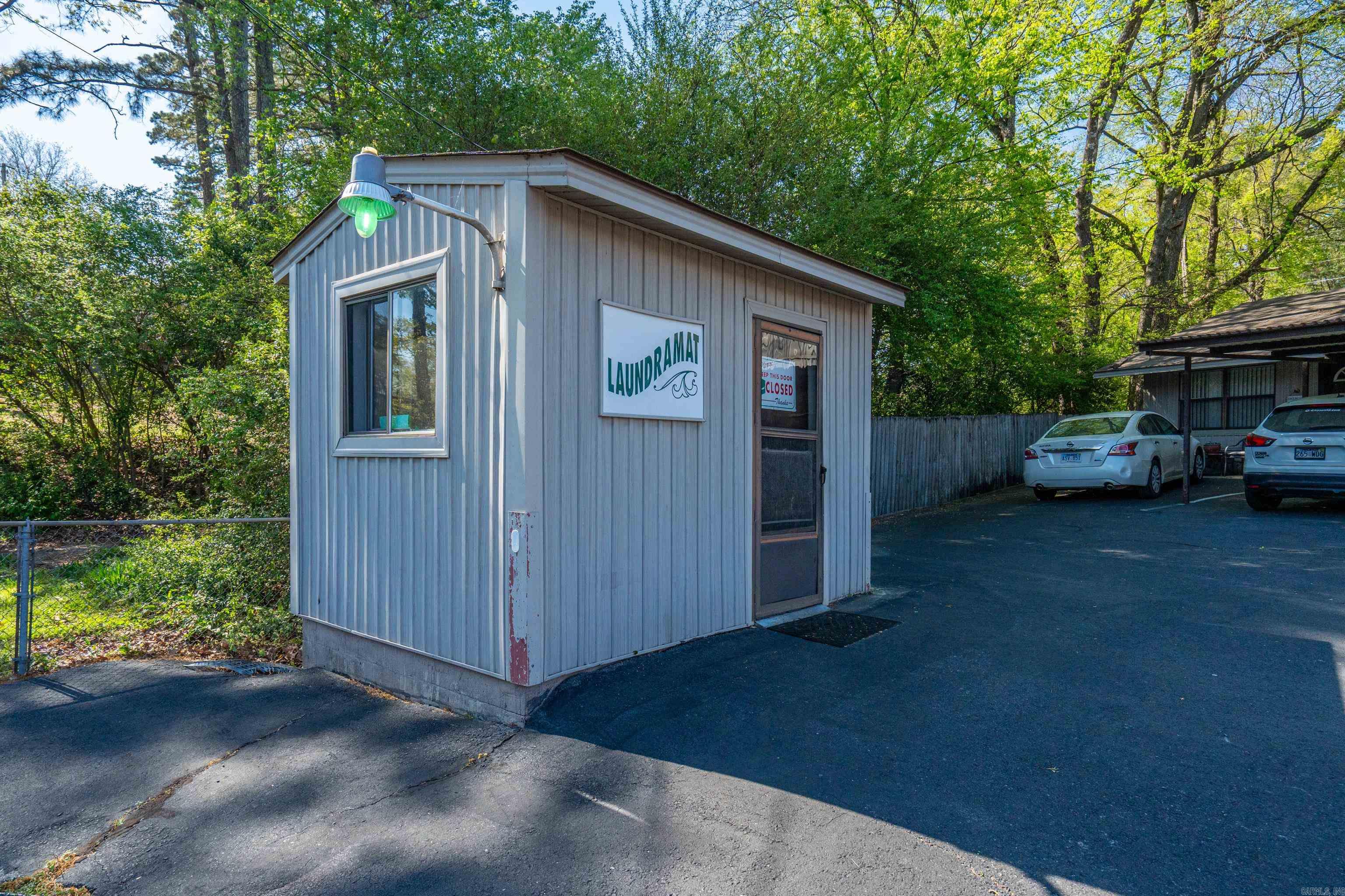 8-3S-19W Unplatted Hot S - Residential Income