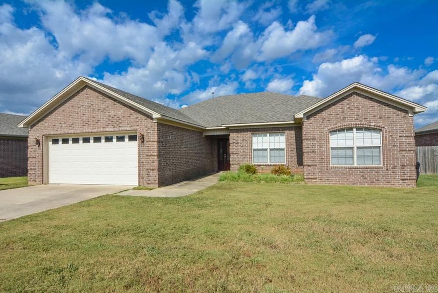 All brick home with spacious open plan, living, dining, and kitchen. 4 Bedrooms and luxurious master bath with jacuzzi and a separate shower. Cherrywood stained cabinets. Close to Base and easy commuting.