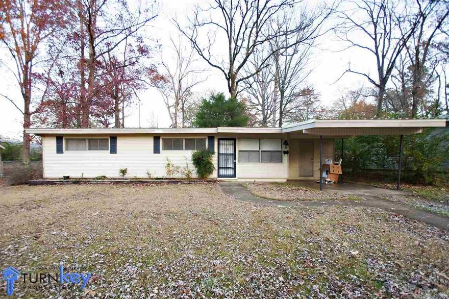 3Bd/1.5ba in southwest Little Rock . Recently renovated hardwood floors,great closet space . Move in Ready !