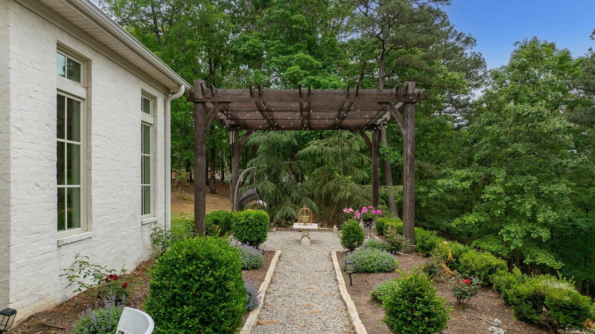CHENAL DOWNS - Residential