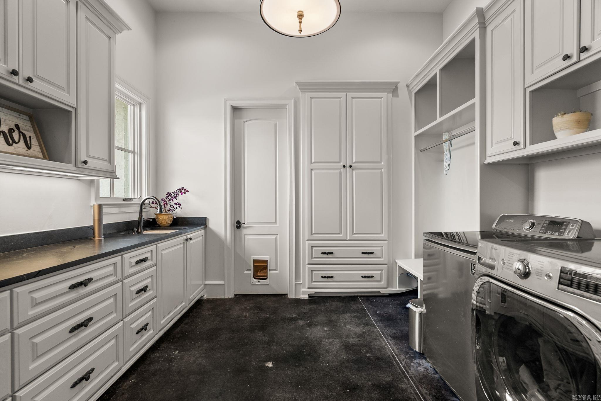 CHENAL DOWNS - Residential