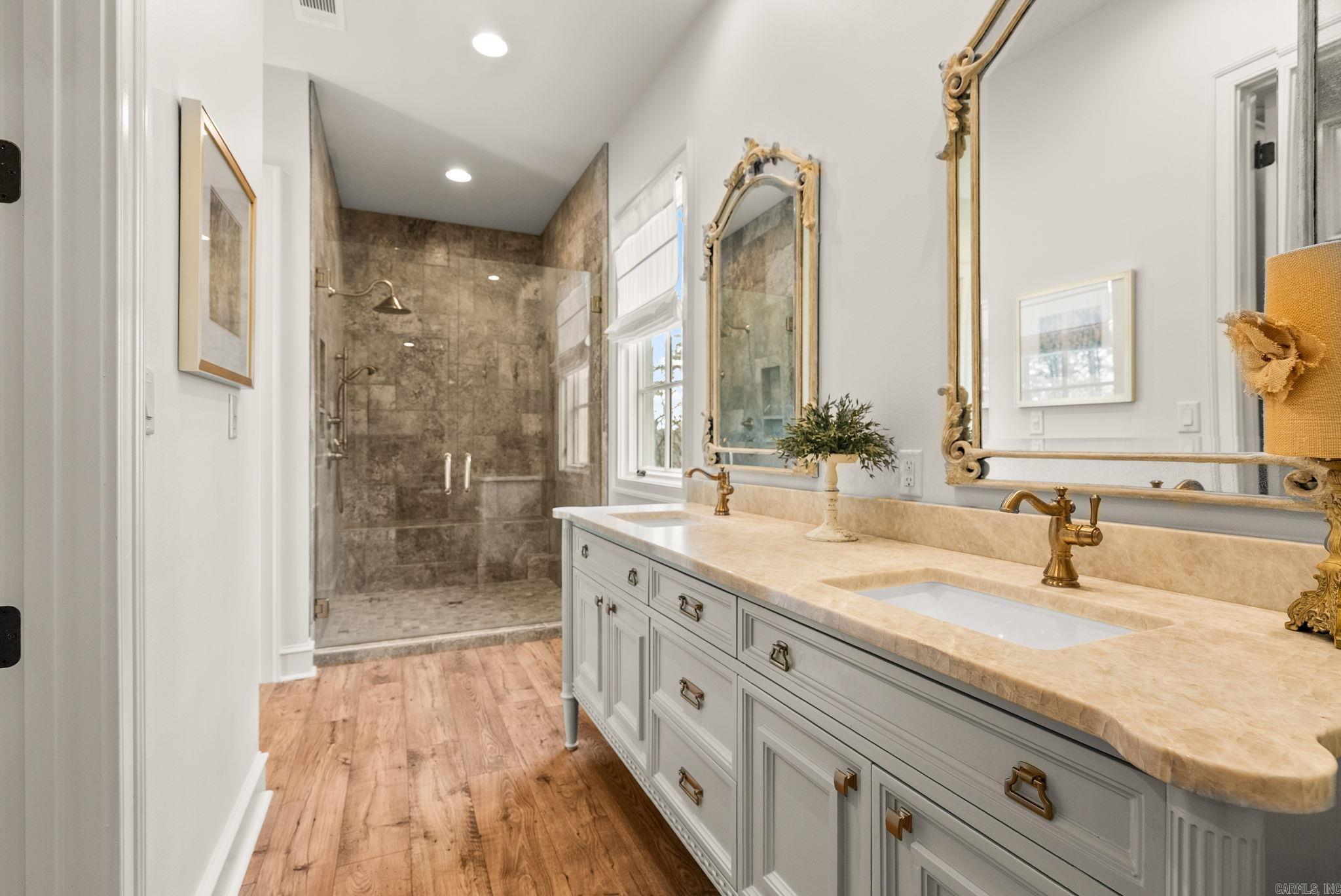 CHENAL DOWNS - Residential