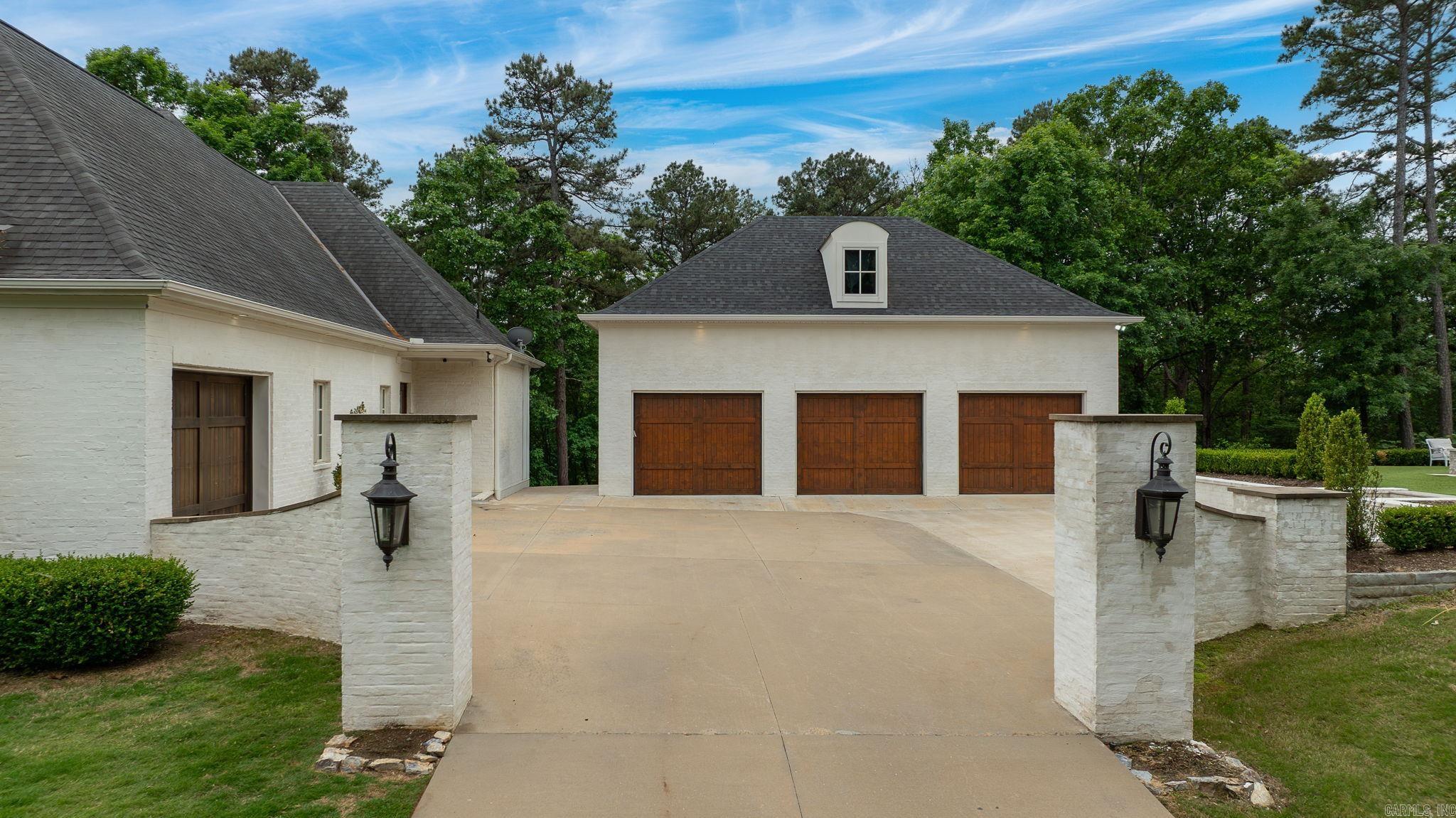 CHENAL DOWNS - Residential