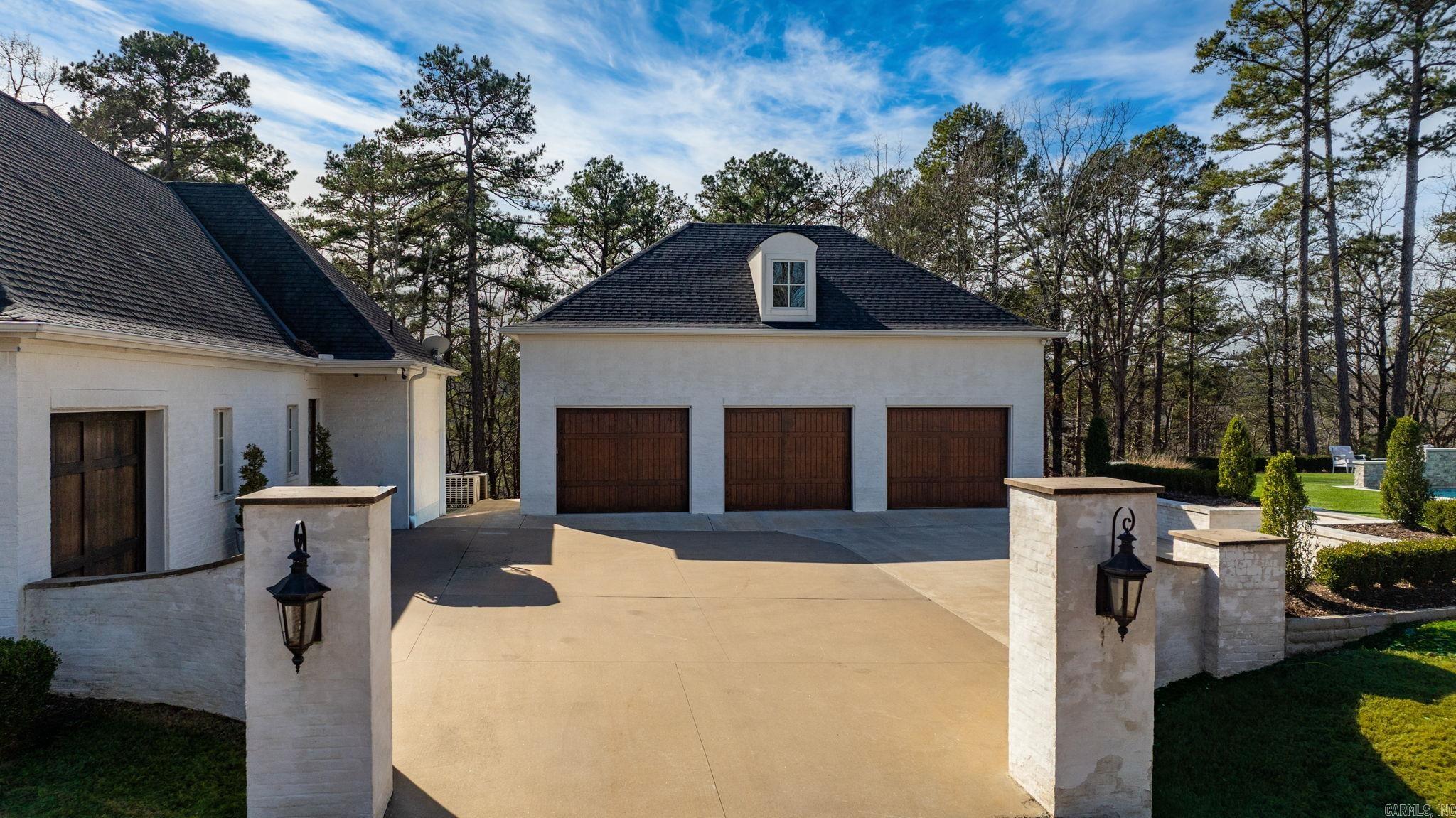 CHENAL DOWNS - Residential